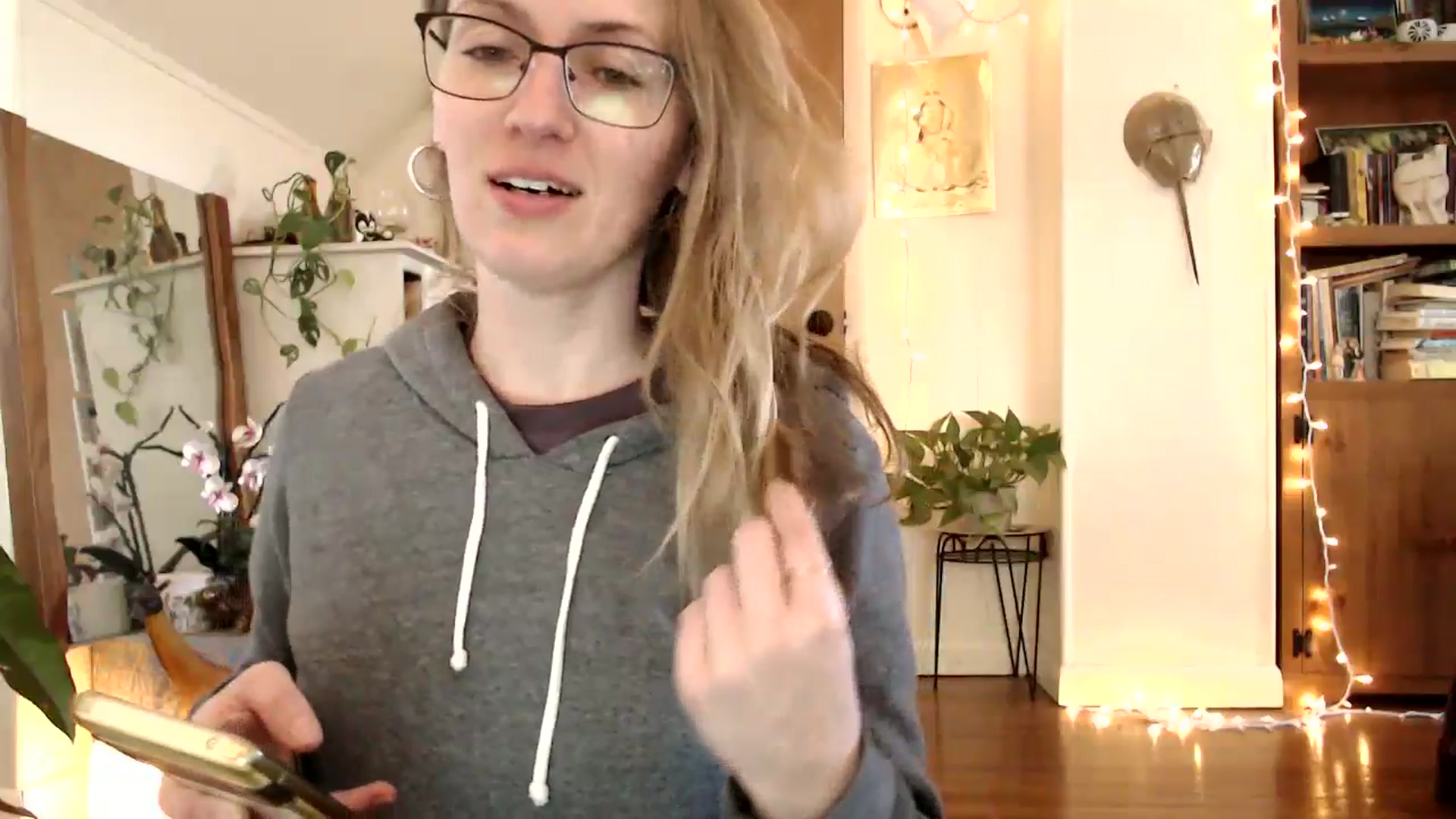 Gallery image thumbnail from WildflowerEm's myfreecams stream on, 04/02/2025, 19:20 image 3 of 20