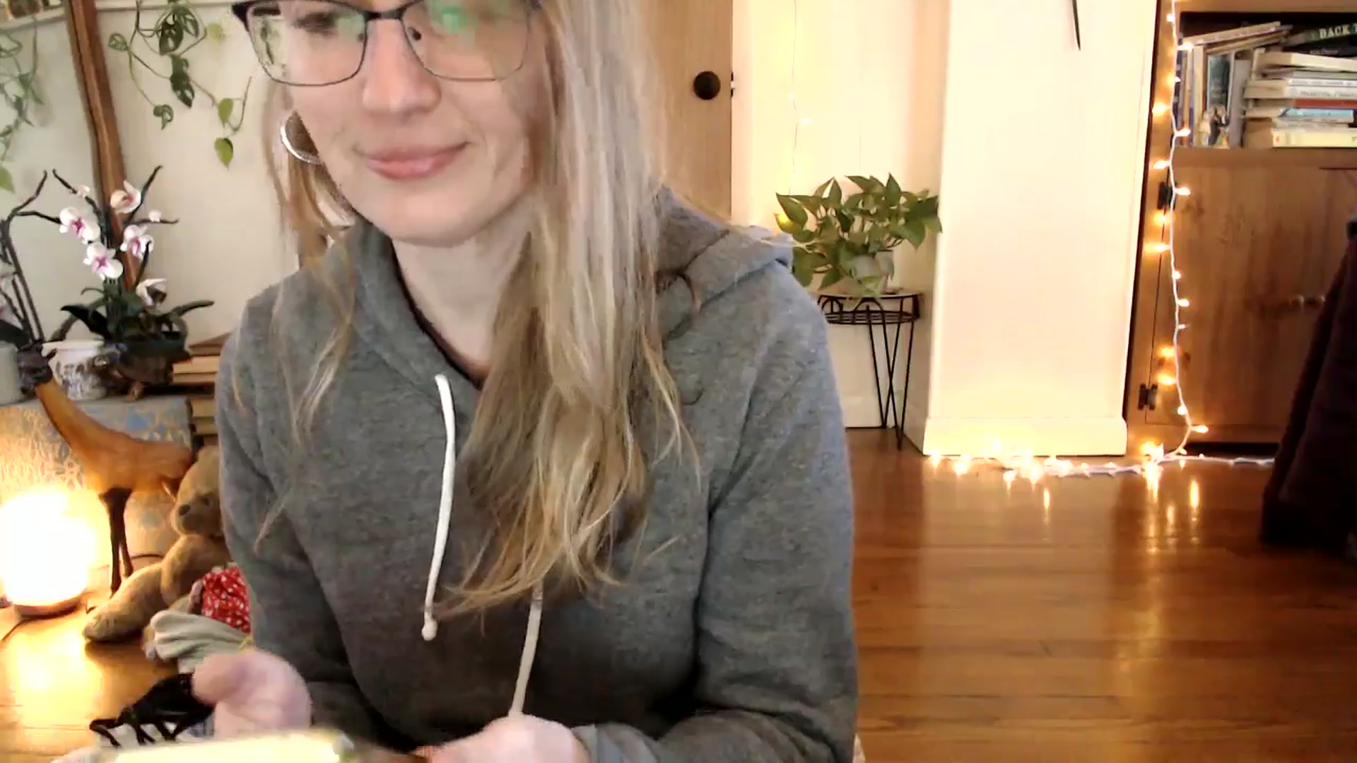 Gallery image thumbnail from WildflowerEm's myfreecams stream on, 04/02/2025, 19:20 image 6 of 20