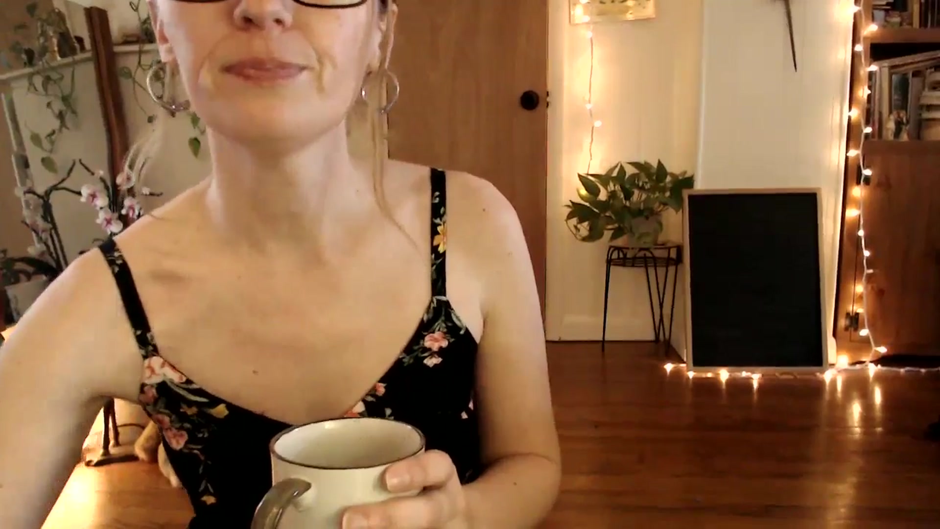 Gallery image thumbnail from WildflowerEm's myfreecams stream on, 04/06/2025, 22:33 image 7 of 20