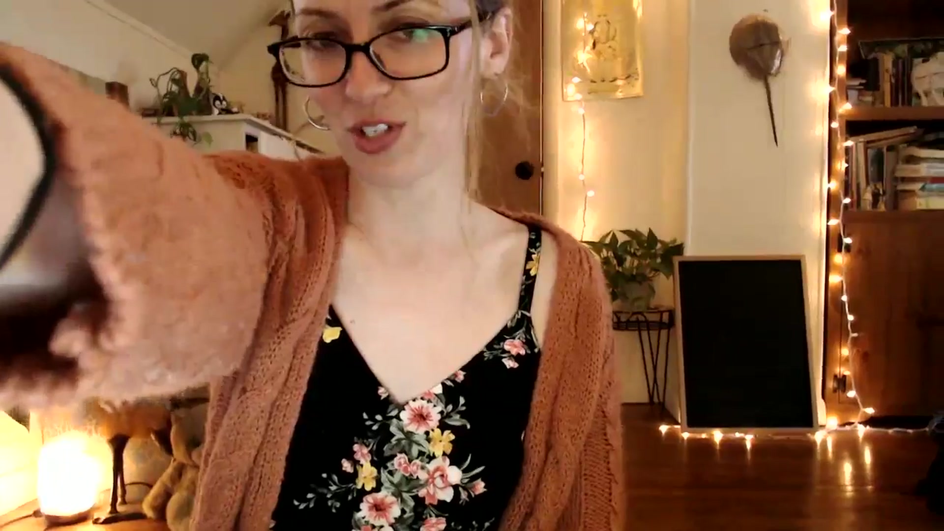 Gallery image thumbnail from WildflowerEm's myfreecams stream on, 04/06/2025, 22:33 image 2 of 20