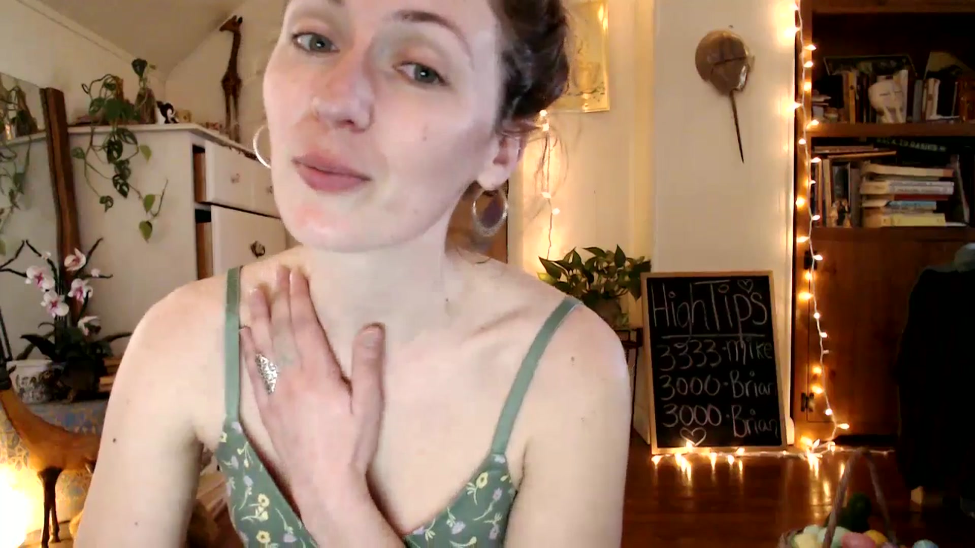 Gallery image thumbnail from WildflowerEm's myfreecams stream on, 04/19/2025, 22:22 image 19 of 20