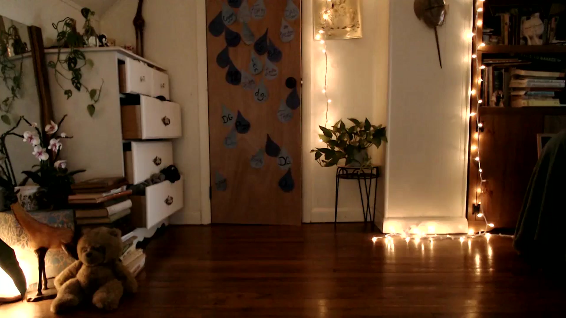 Gallery image thumbnail from WildflowerEm's myfreecams stream on, 04/27/2025, 22:49 image 6 of 20