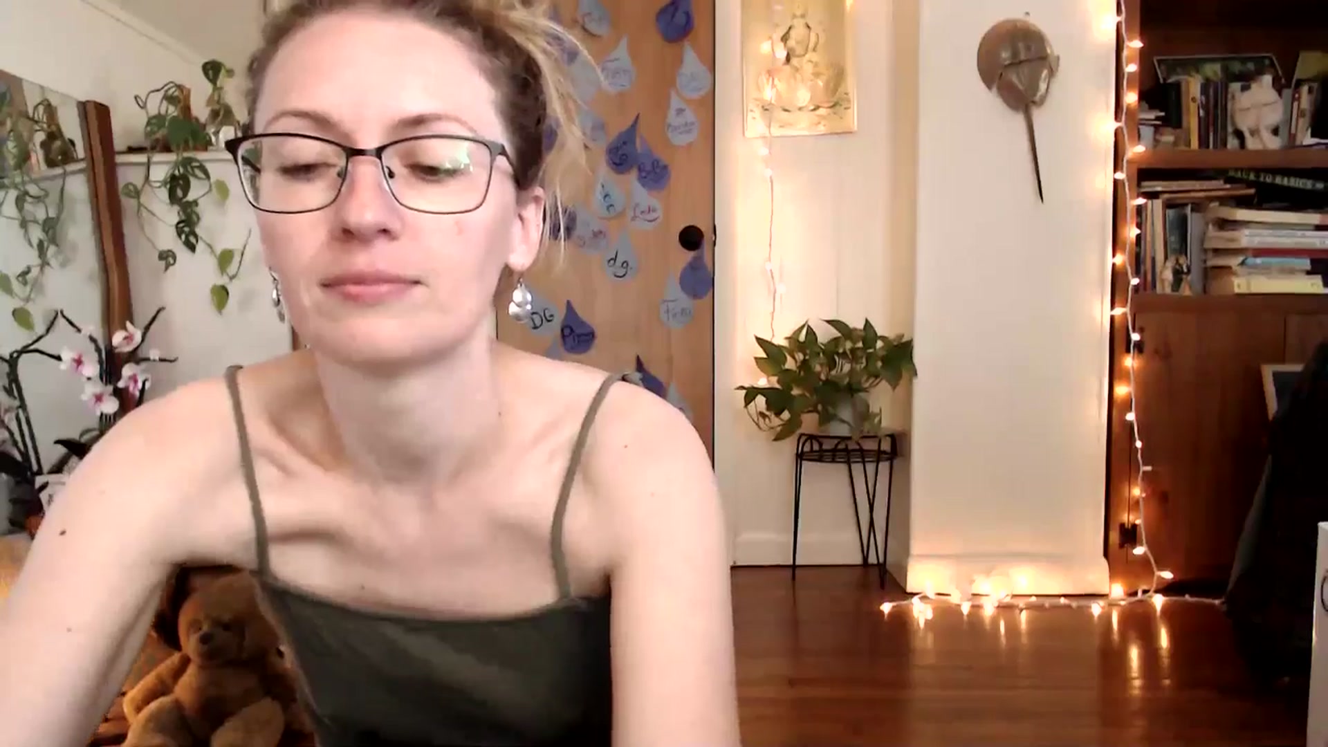 Gallery image thumbnail from WildflowerEm's myfreecams stream on, 04/29/2025, 17:56 image 11 of 20
