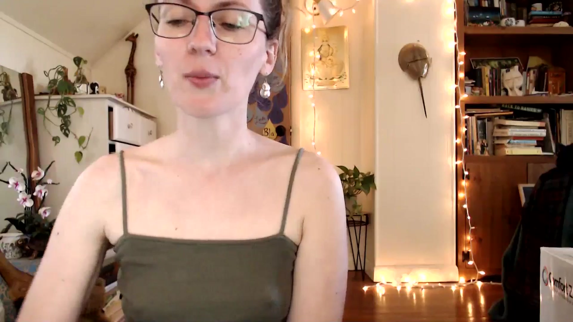 Gallery image thumbnail from WildflowerEm's myfreecams stream on, 04/29/2025, 19:04 image 6 of 20