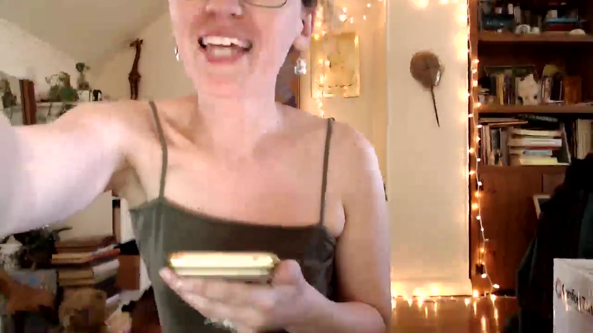 Gallery image thumbnail from WildflowerEm's myfreecams stream on, 04/29/2025, 19:04 image 12 of 20
