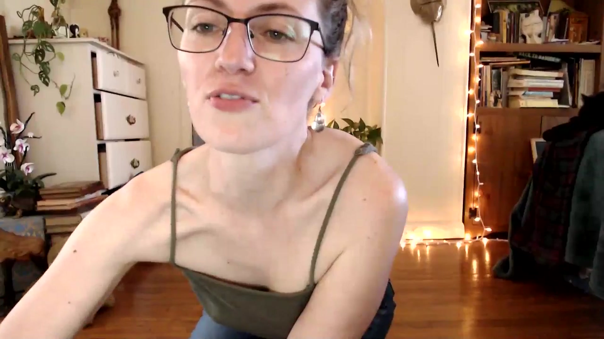 Gallery image thumbnail from WildflowerEm's myfreecams stream on, 04/29/2025, 19:04 image 16 of 20