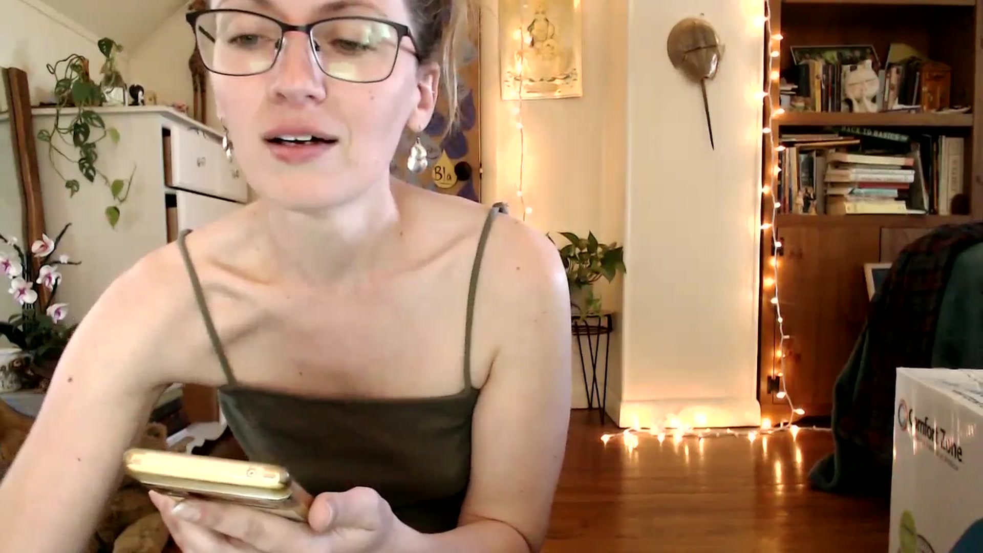 Gallery image thumbnail from WildflowerEm's myfreecams stream on, 04/29/2025, 19:04 image 3 of 20