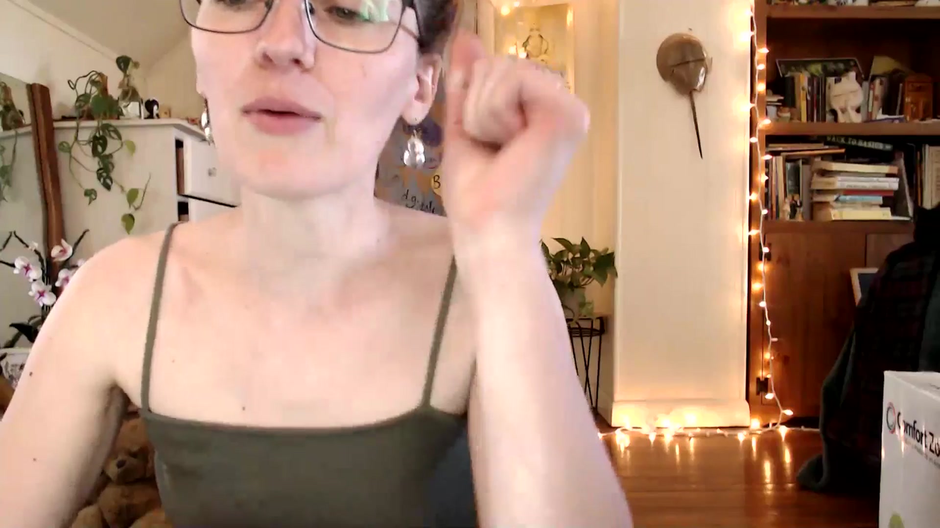 Gallery image thumbnail from WildflowerEm's myfreecams stream on, 04/29/2025, 19:04 image 9 of 20