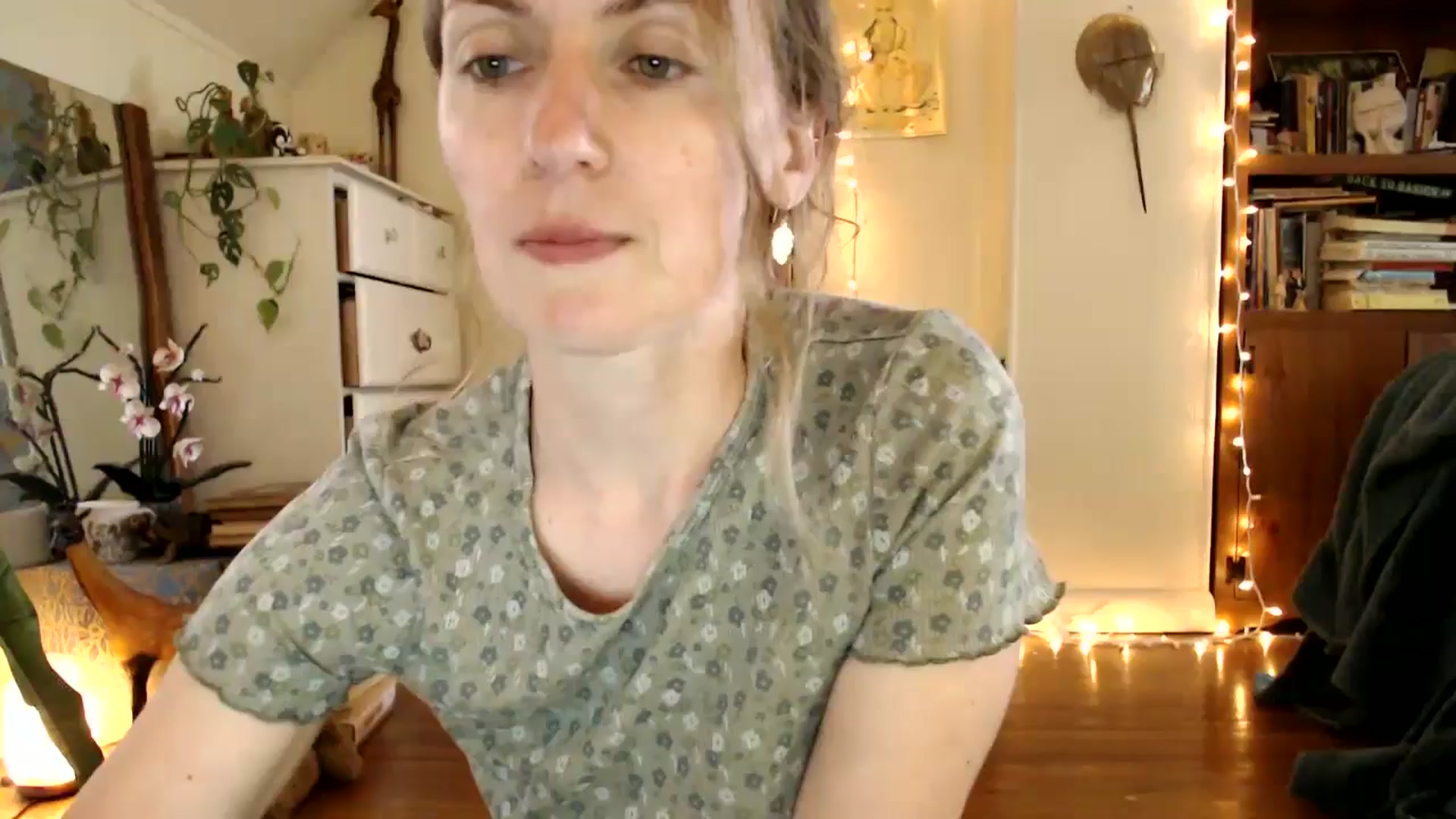 Gallery image thumbnail from WildflowerEm's myfreecams stream on, 05/04/2025, 22:42 image 1 of 20