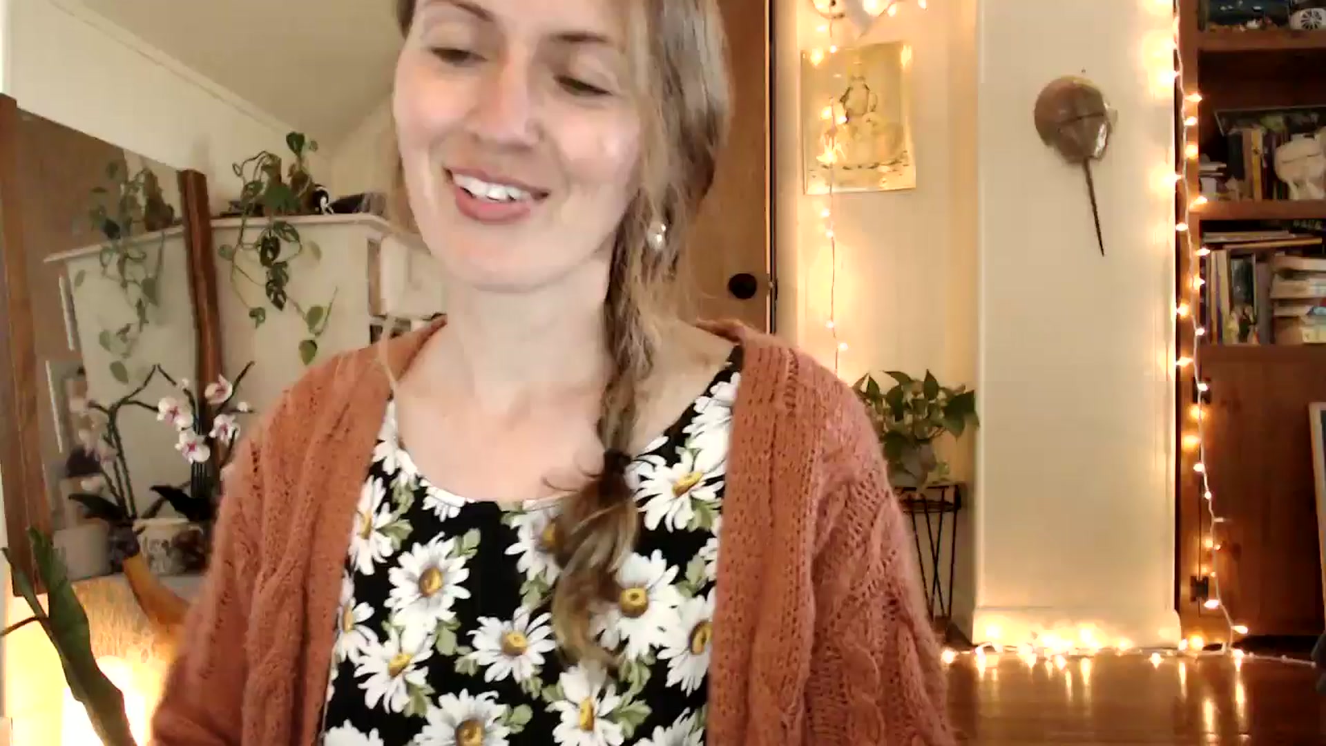 Gallery image thumbnail from WildflowerEm's myfreecams stream on, 05/06/2025, 19:05 image 1 of 20