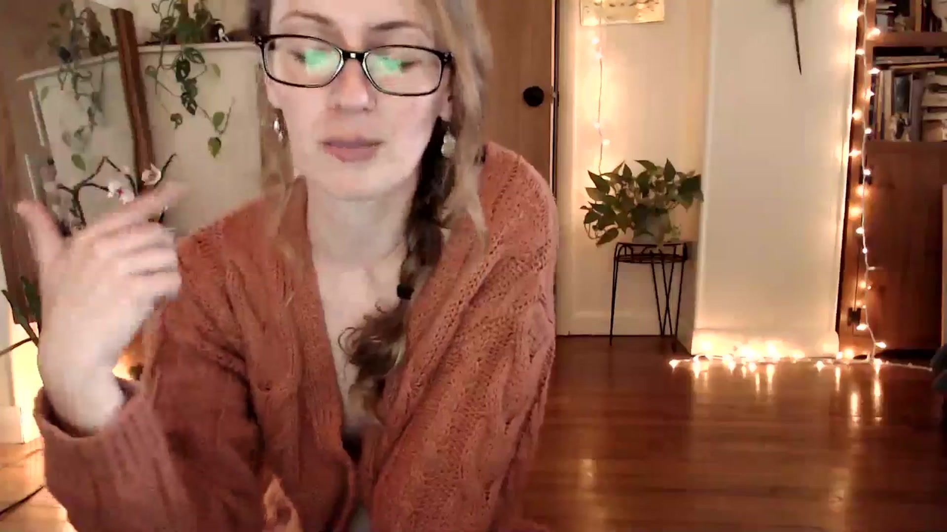 Gallery image thumbnail from WildflowerEm's myfreecams stream on, 05/06/2025, 19:05 image 5 of 20