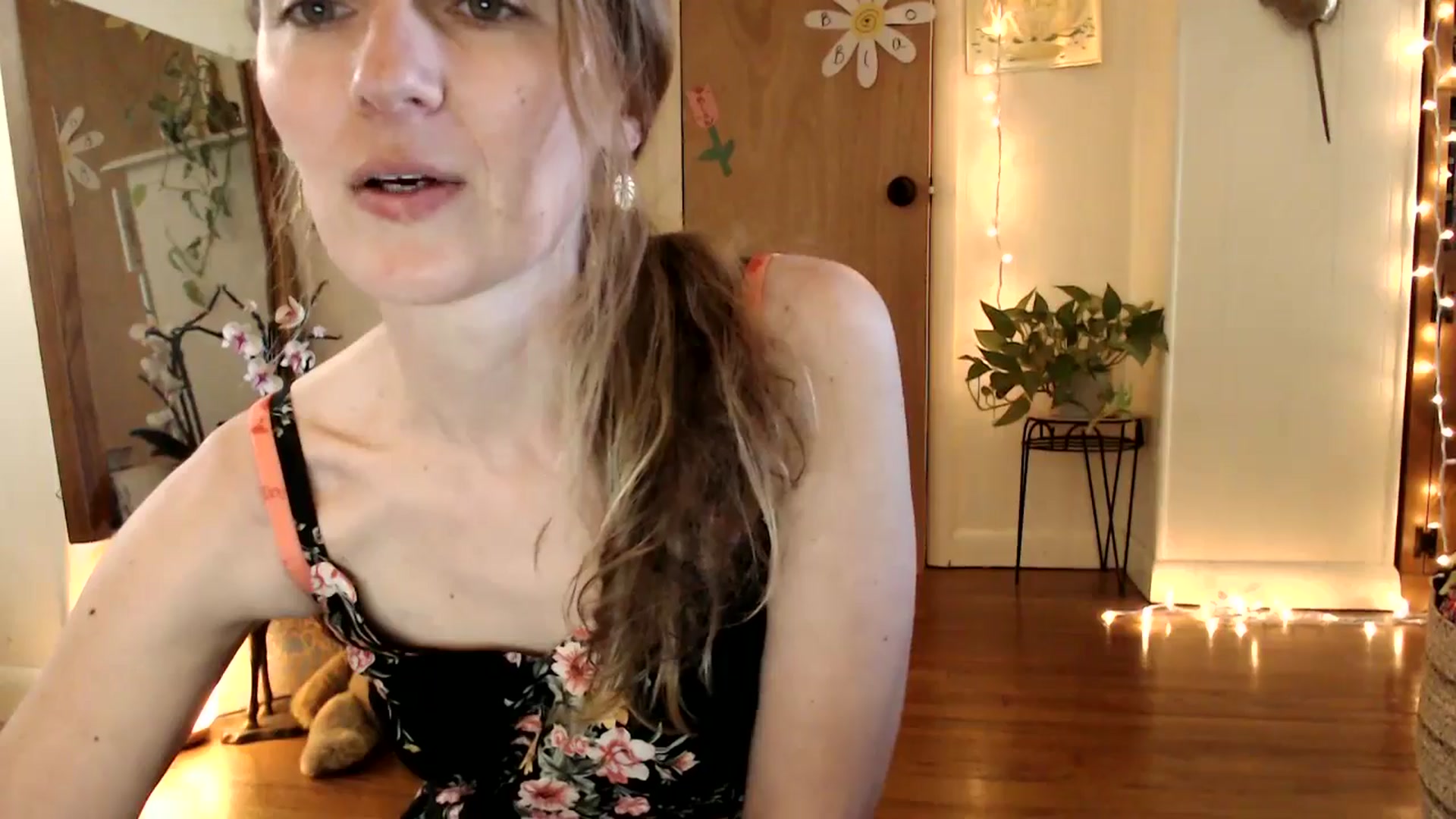 Gallery image thumbnail from WildflowerEm's myfreecams stream on, 05/10/2025, 21:59 image 4 of 20