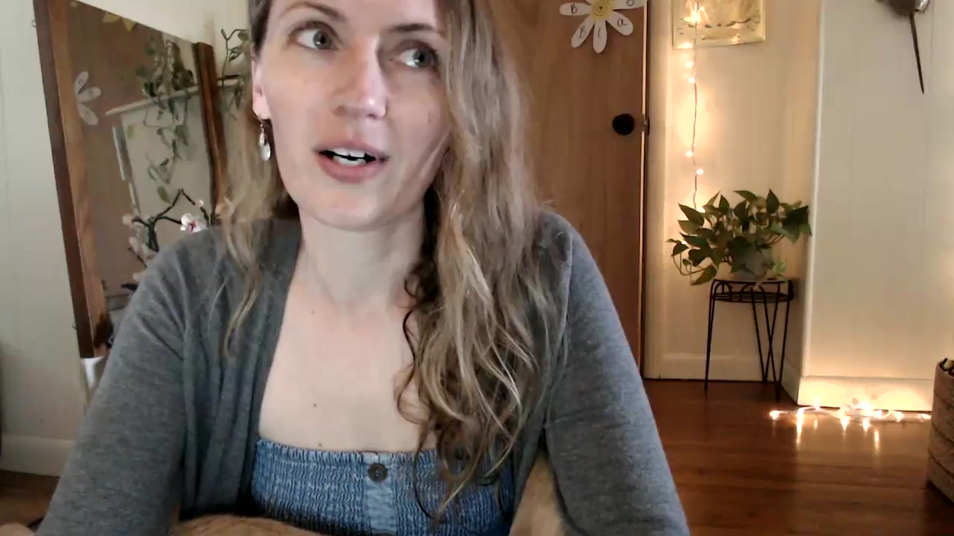 Gallery image thumbnail from WildflowerEm's myfreecams stream on, 05/13/2025, 18:33 image 1 of 20