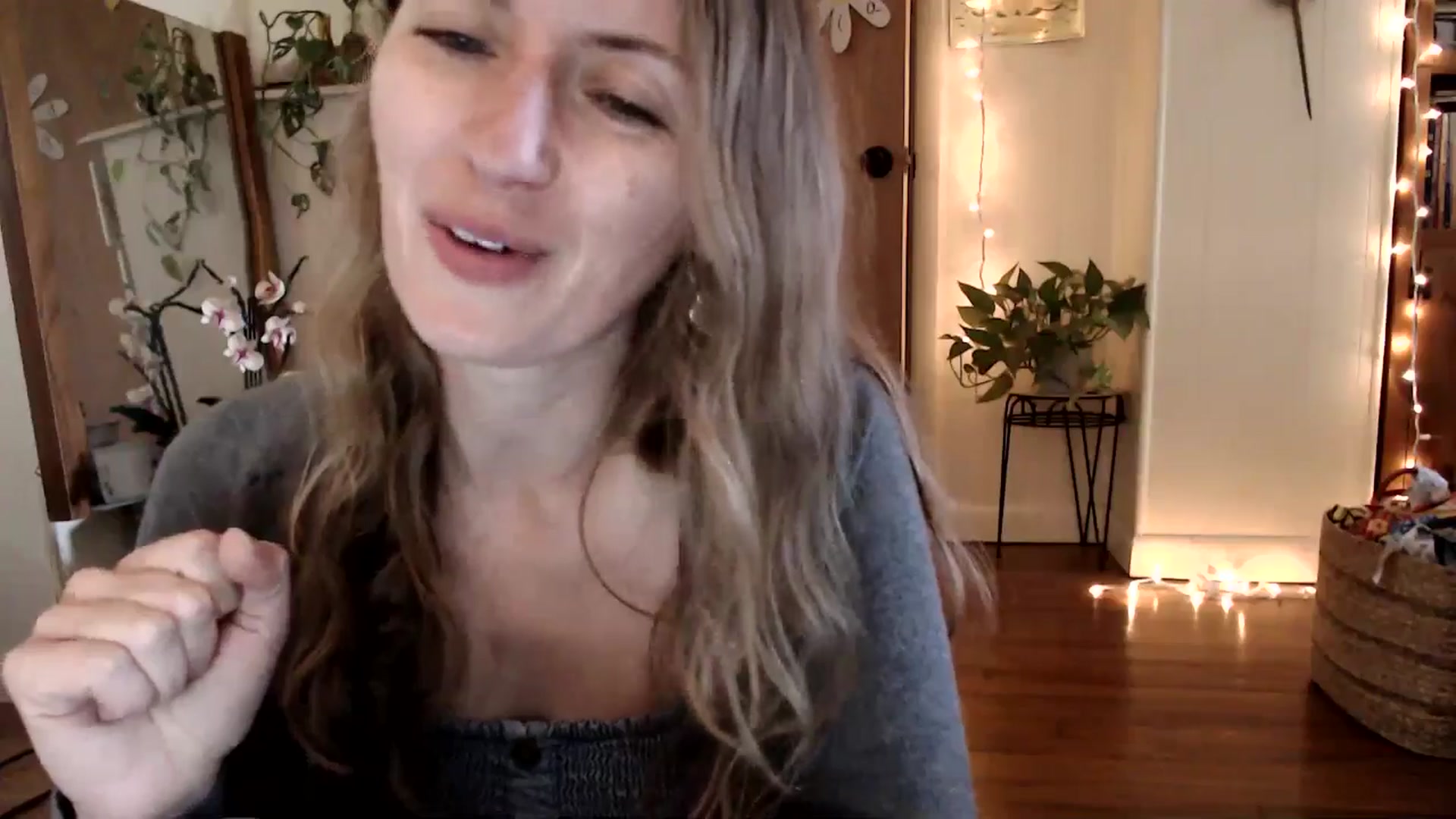 Gallery image thumbnail from WildflowerEm's myfreecams stream on, 05/13/2025, 18:33 image 7 of 20