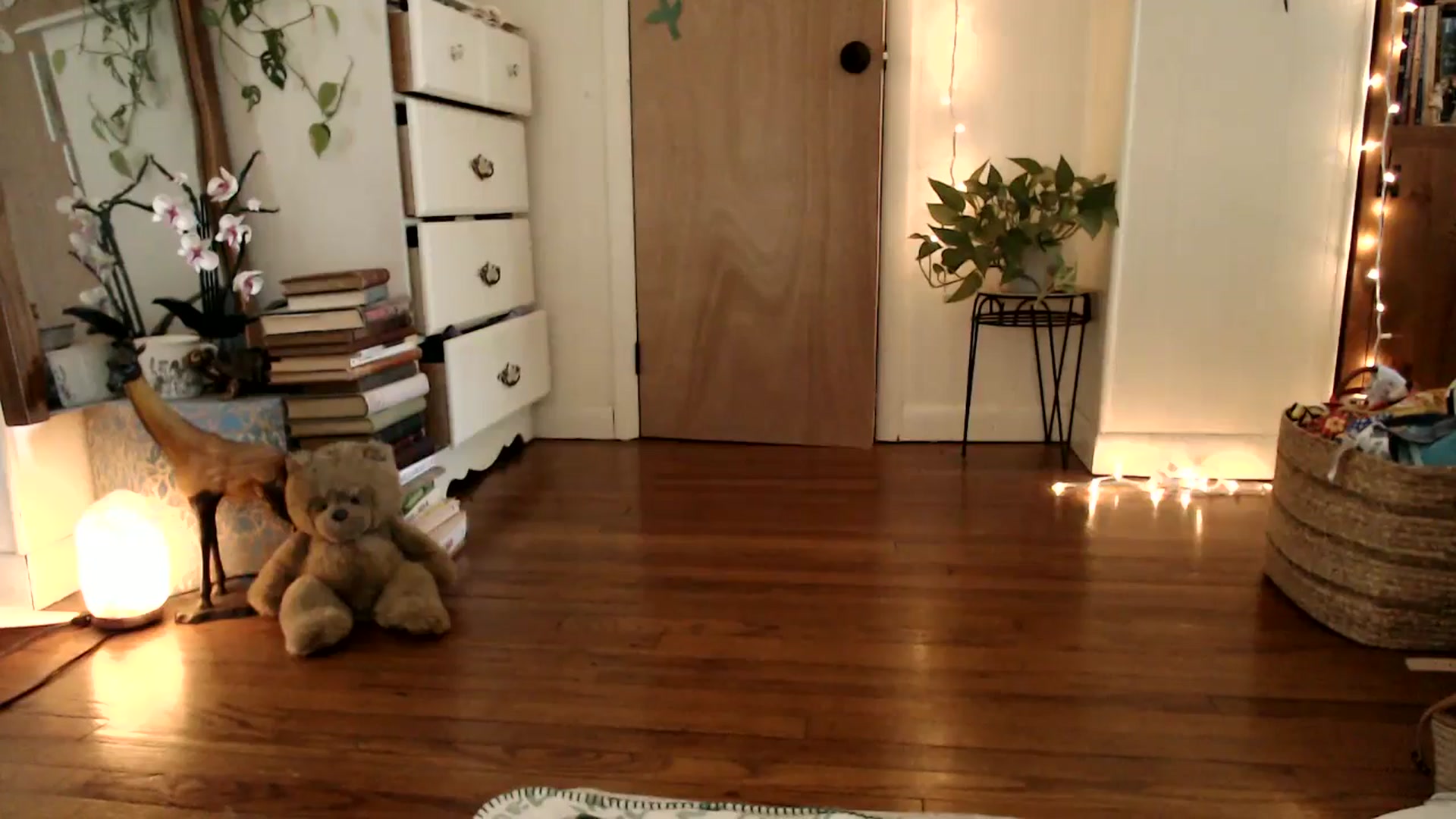 Gallery image thumbnail from WildflowerEm's myfreecams stream on, 05/13/2025, 18:33 image 18 of 20