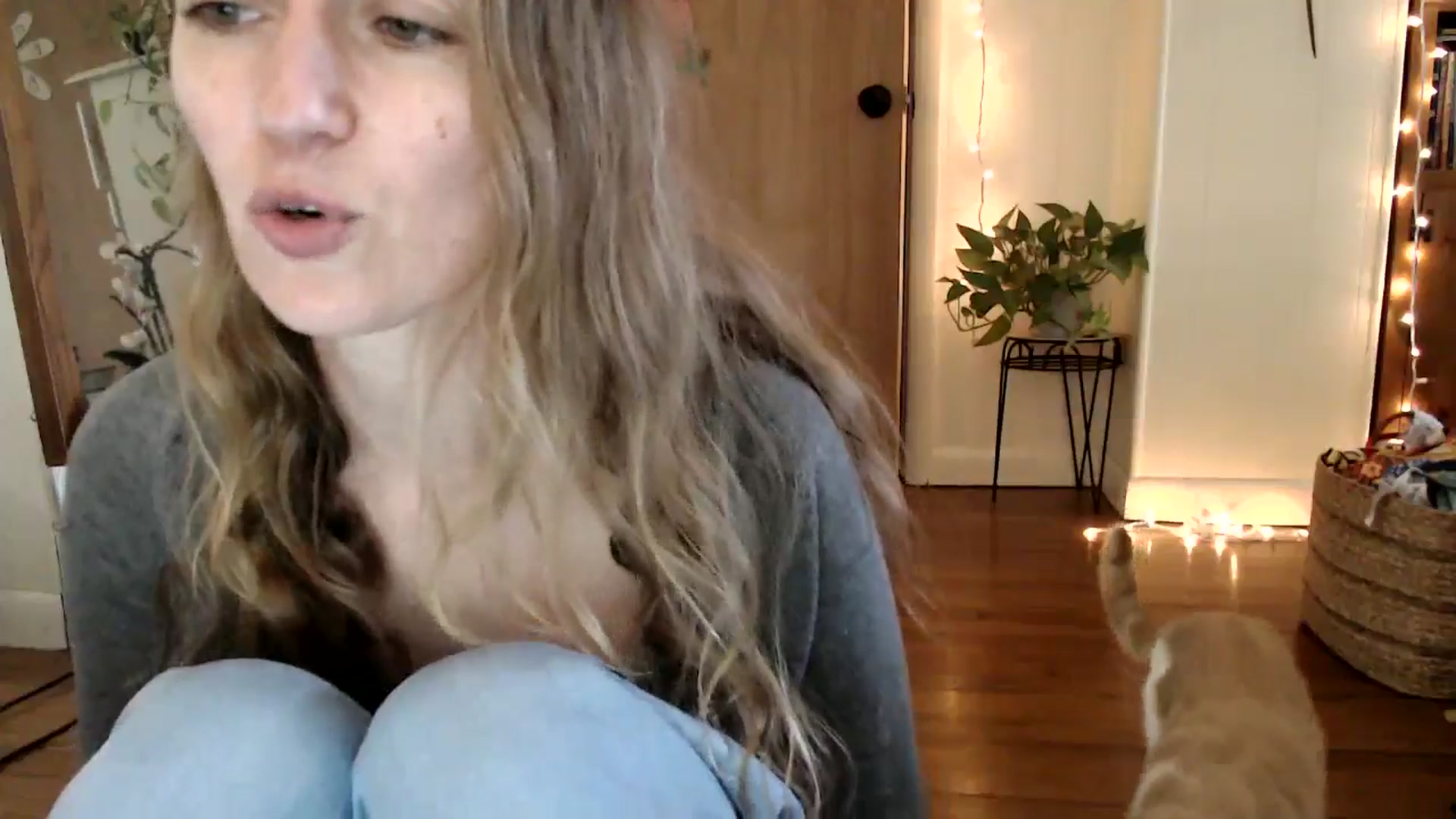 Gallery image thumbnail from WildflowerEm's myfreecams stream on, 05/13/2025, 18:33 image 9 of 20