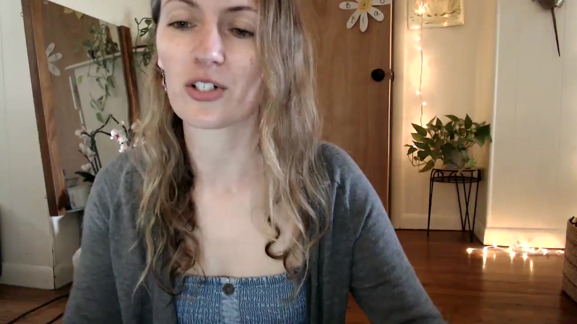 Gallery image thumbnail from WildflowerEm's myfreecams stream on, 05/13/2025, 18:33 image 2 of 20