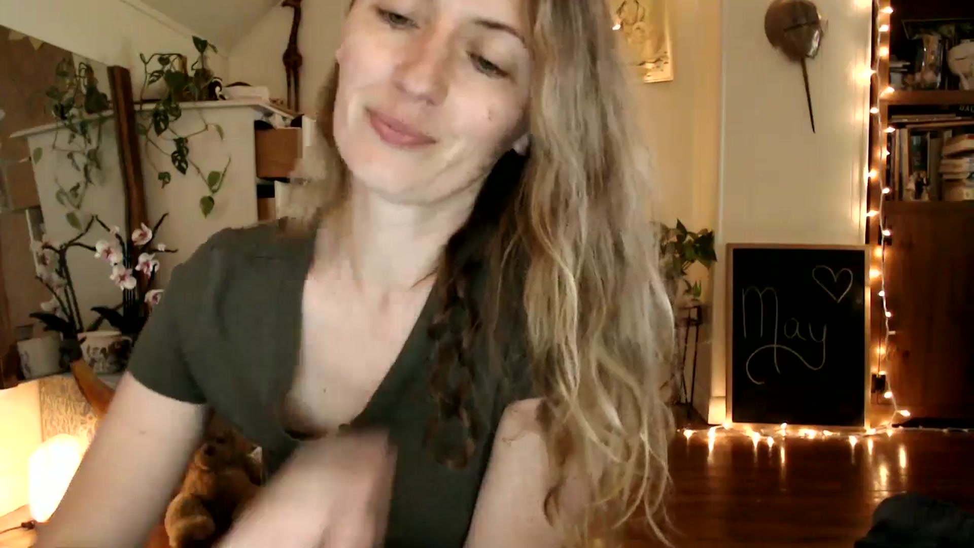 Gallery image thumbnail from WildflowerEm's myfreecams stream on, 05/15/2025, 19:15 image 6 of 20