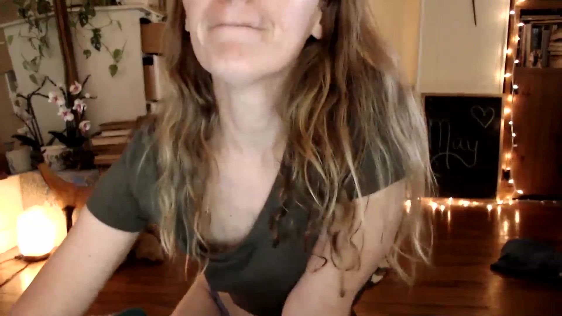 Gallery image thumbnail from WildflowerEm's myfreecams stream on, 05/15/2025, 19:15 image 17 of 20