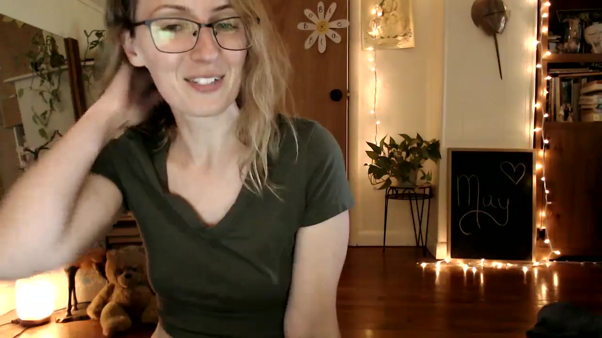 Gallery image thumbnail from WildflowerEm's myfreecams stream on, 05/15/2025, 19:15 image 4 of 20
