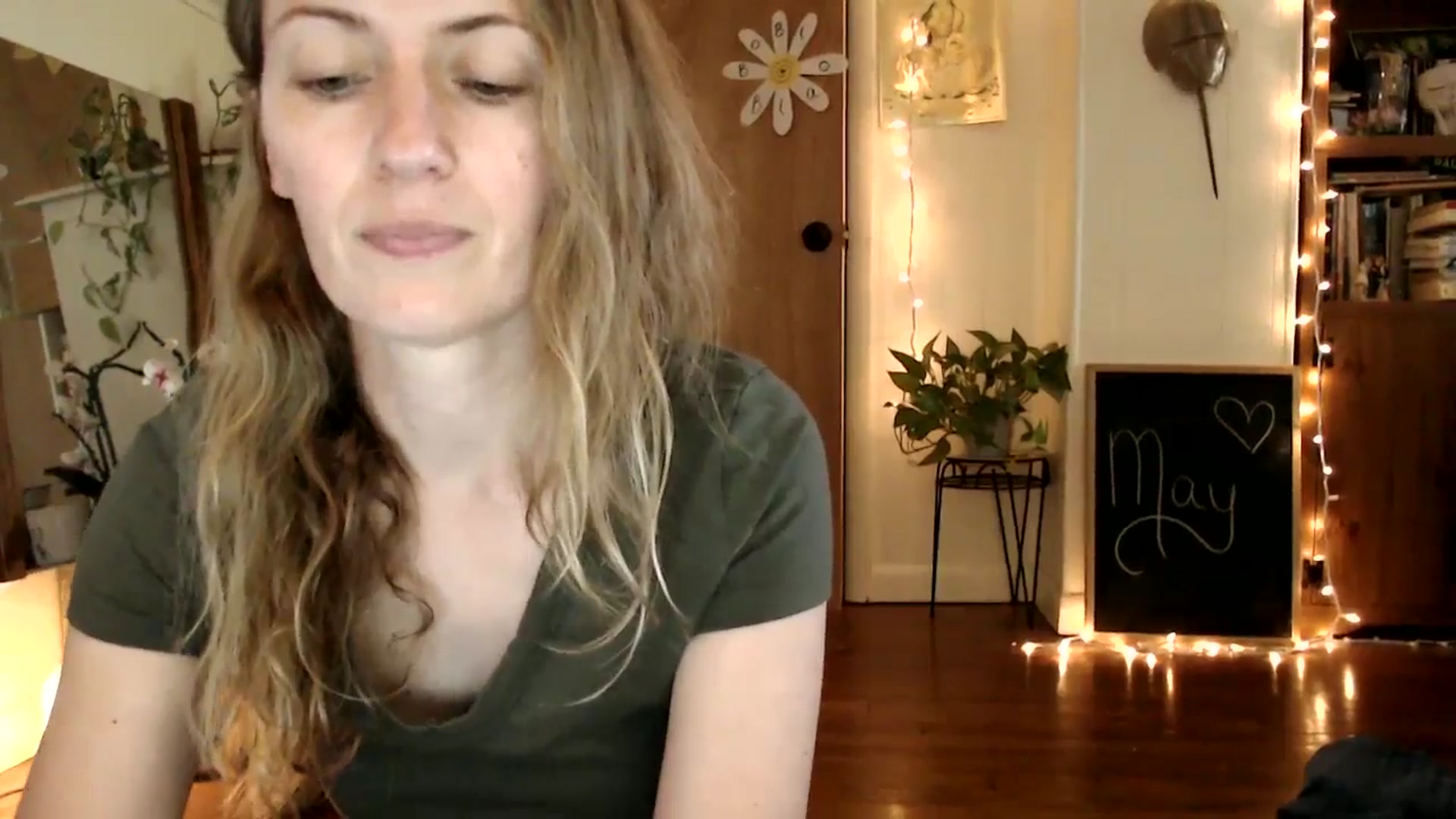 Gallery image thumbnail from WildflowerEm's myfreecams stream on, 05/15/2025, 19:15 image 7 of 20