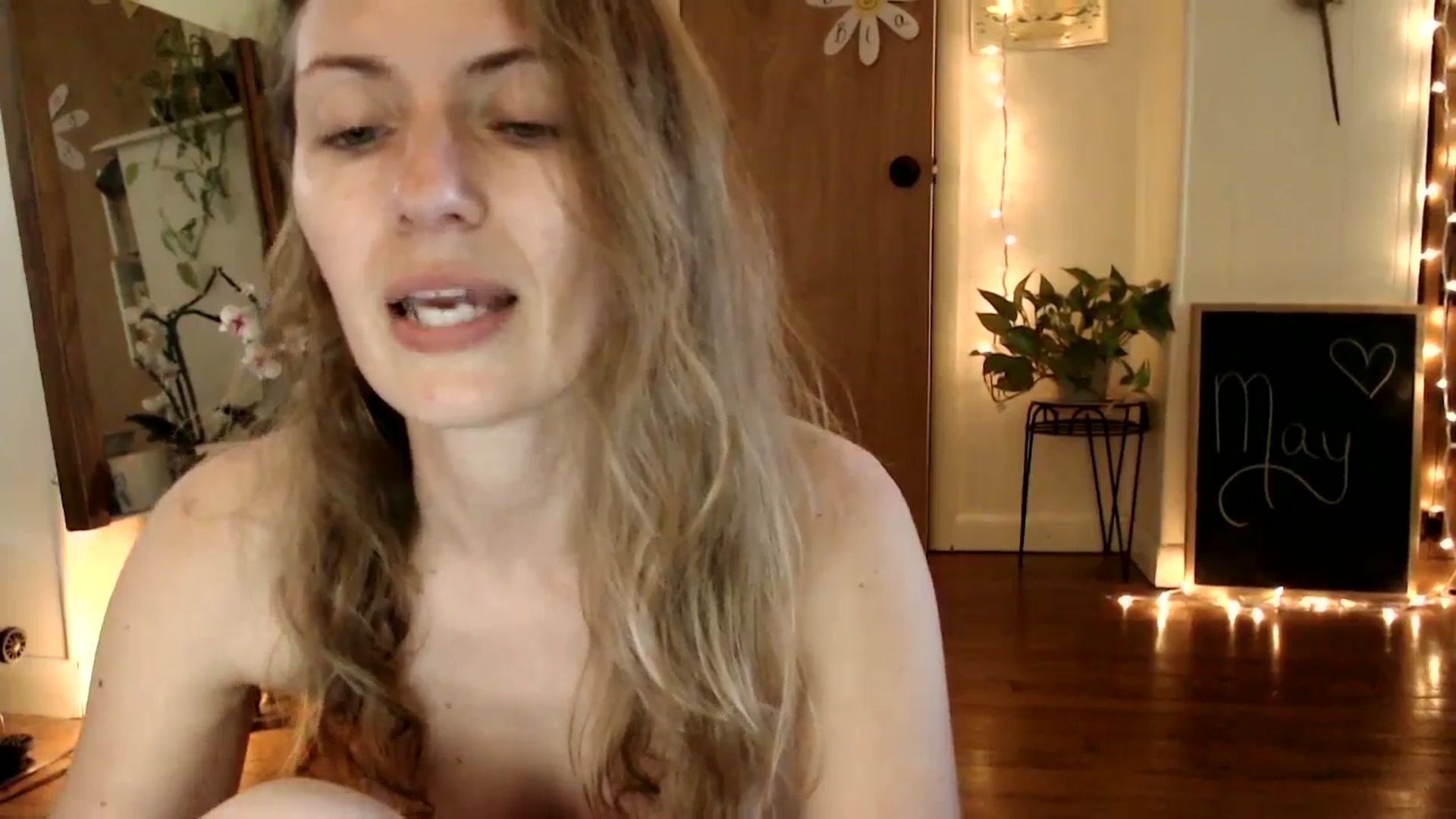 Gallery image thumbnail from WildflowerEm's myfreecams stream on, 05/17/2025, 22:25 image 10 of 20