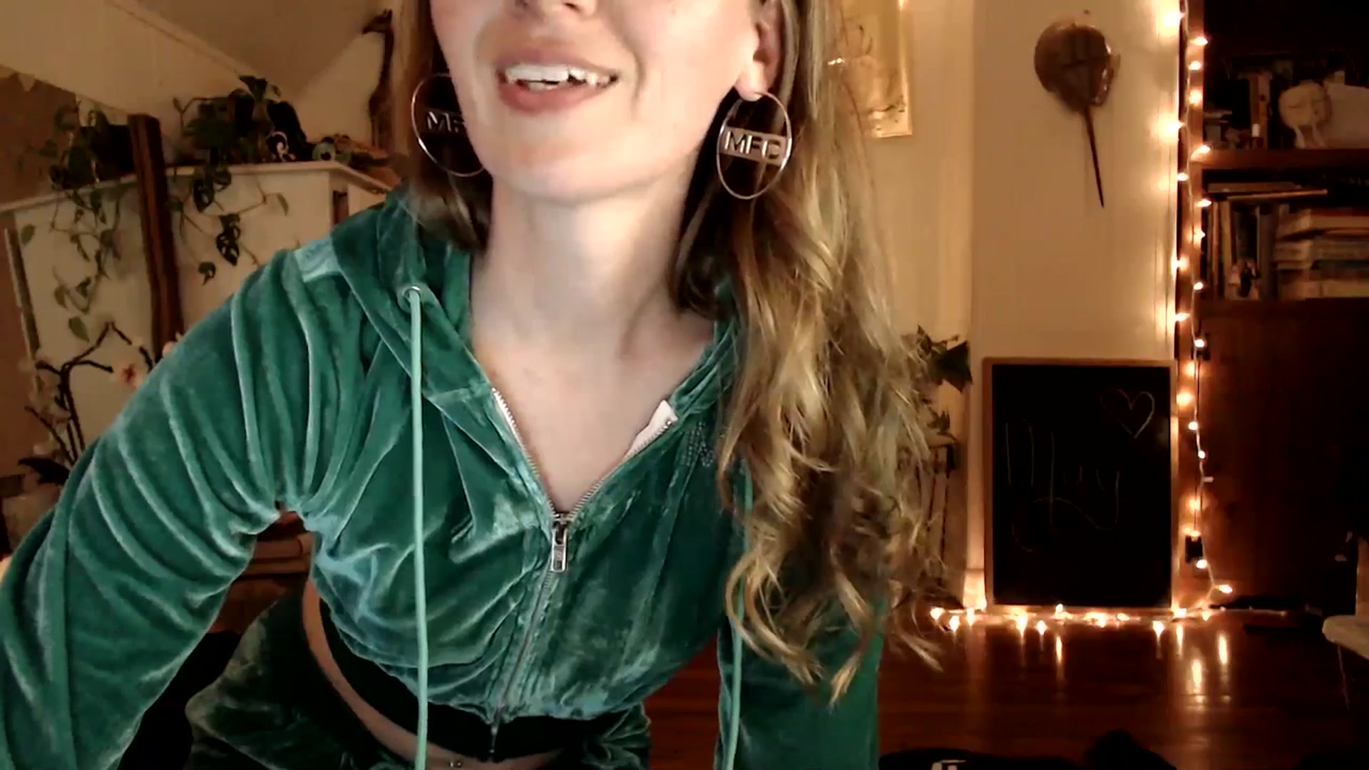 Gallery image thumbnail from WildflowerEm's myfreecams stream on, 05/26/2025, 01:47 image 11 of 20