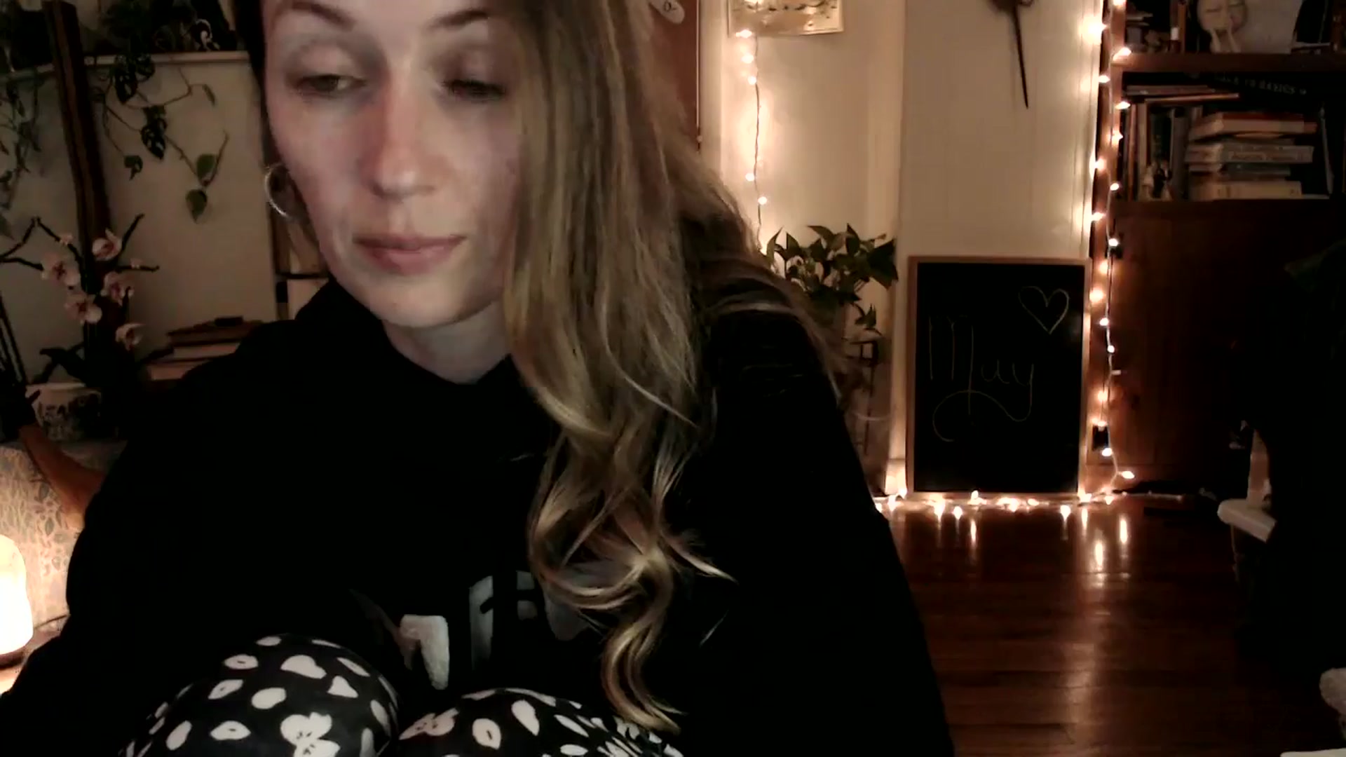 Gallery image thumbnail from WildflowerEm's myfreecams stream on, 05/26/2025, 01:47 image 3 of 20