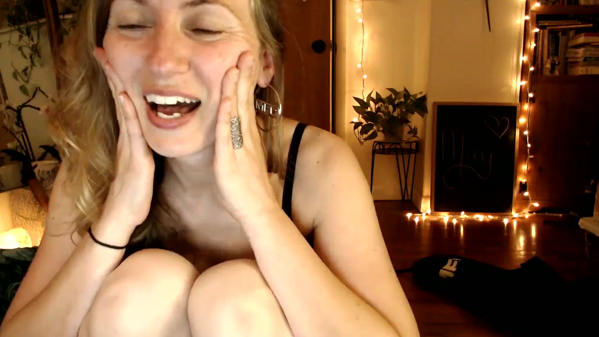 Gallery image thumbnail from WildflowerEm's myfreecams stream on, 05/26/2025, 01:47 image 12 of 20