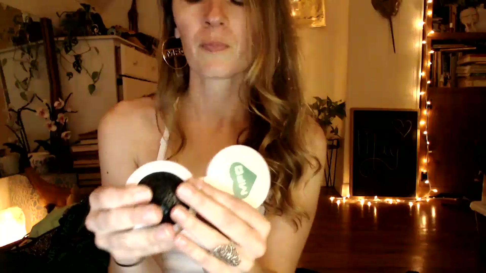 Gallery image thumbnail from WildflowerEm's myfreecams stream on, 05/26/2025, 01:47 image 8 of 20