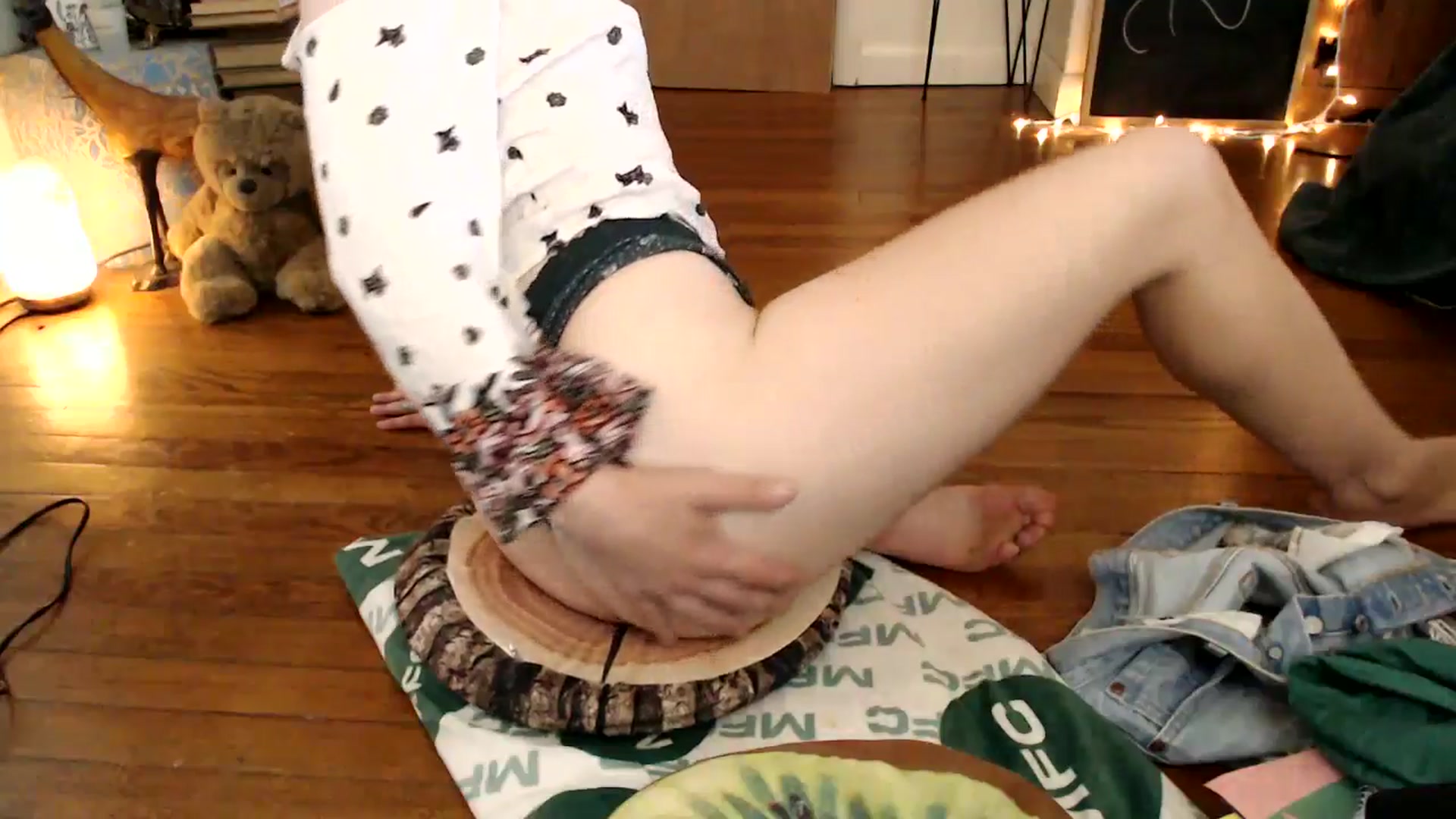 Gallery image thumbnail from WildflowerEm's myfreecams stream on, 05/27/2025, 19:12 image 8 of 20