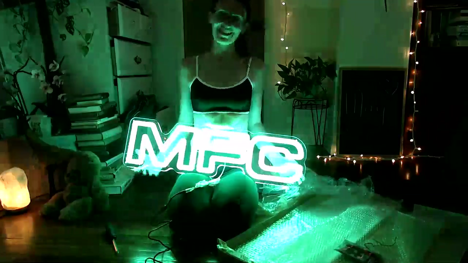 Gallery image thumbnail from WildflowerEm's myfreecams stream on, 05/29/2025, 19:20 image 12 of 20