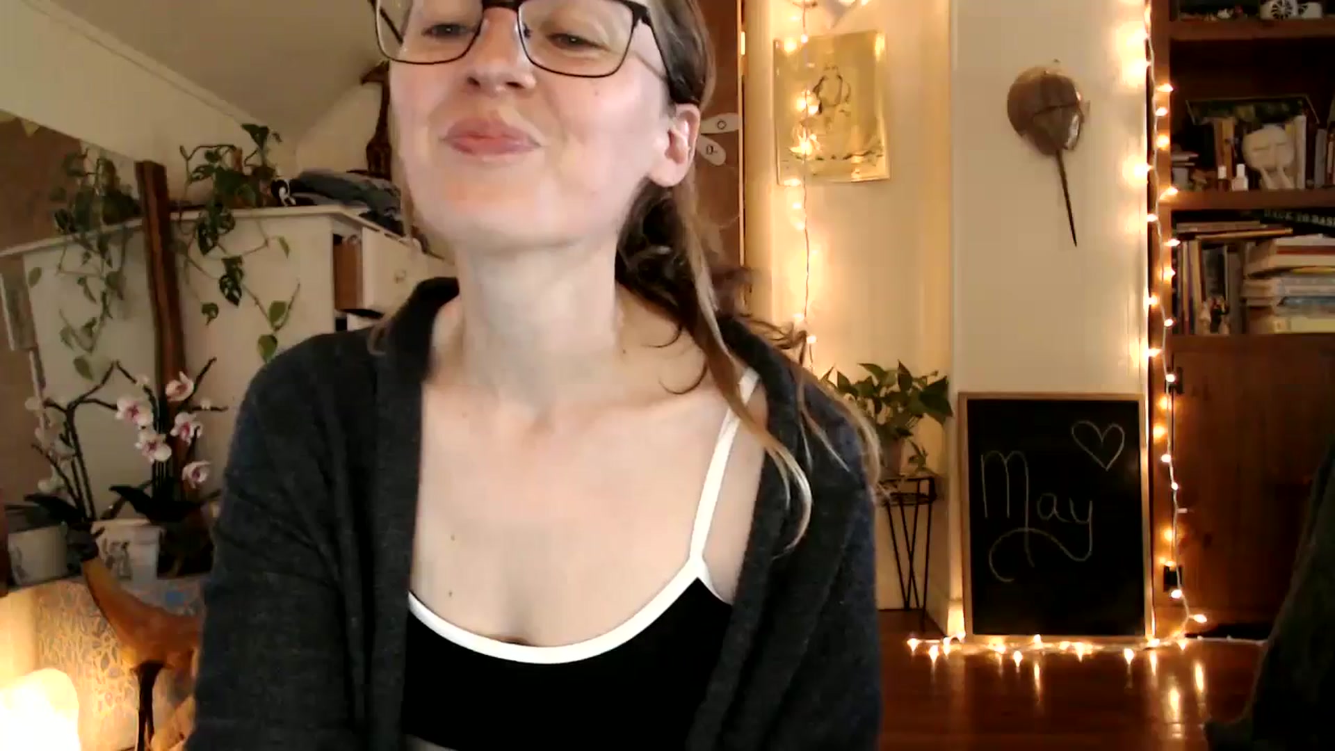 Gallery image thumbnail from WildflowerEm's myfreecams stream on, 05/29/2025, 19:20 image 8 of 20