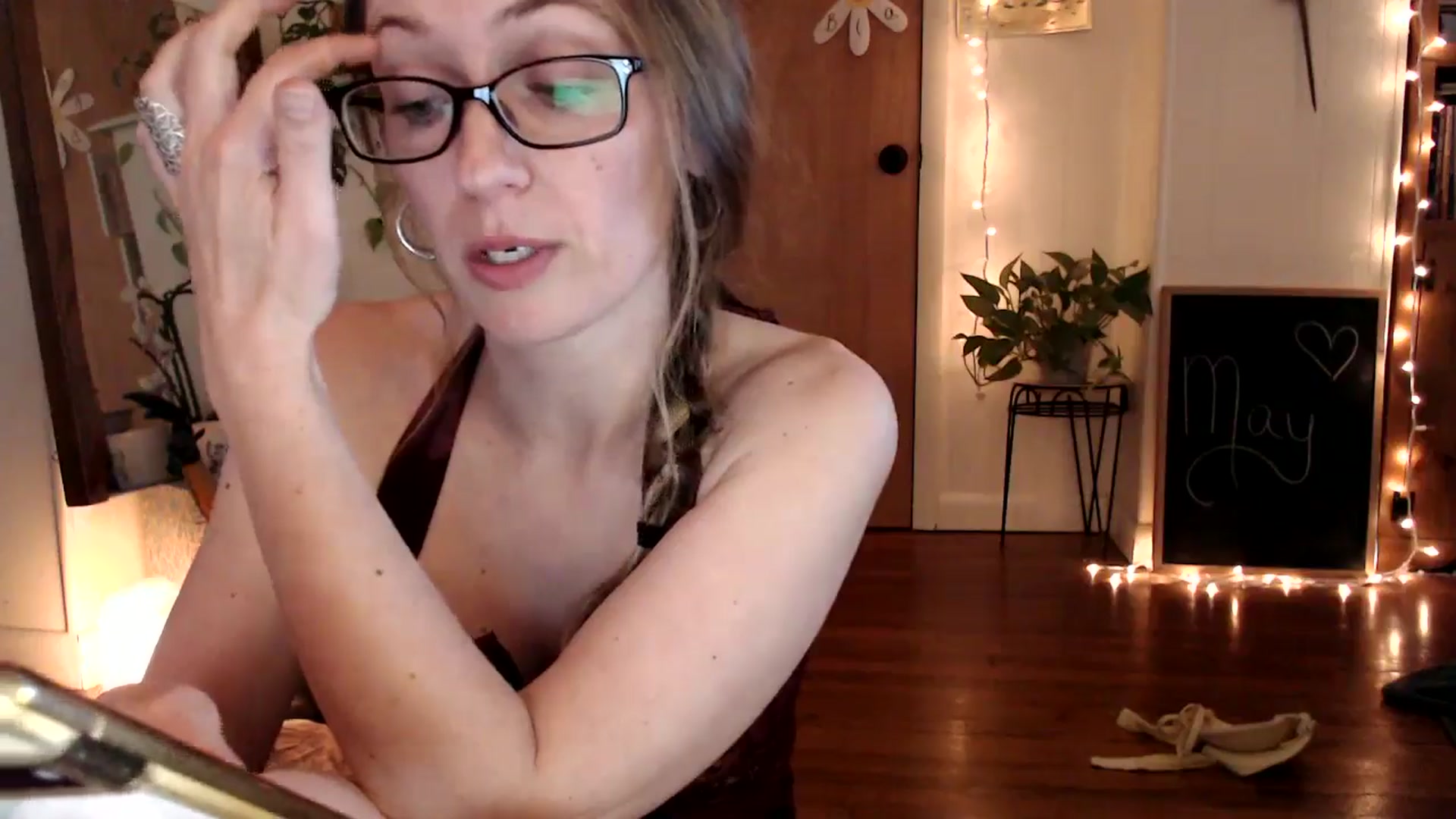 Gallery image thumbnail from WildflowerEm's myfreecams stream on, 05/31/2025, 23:20 image 7 of 20