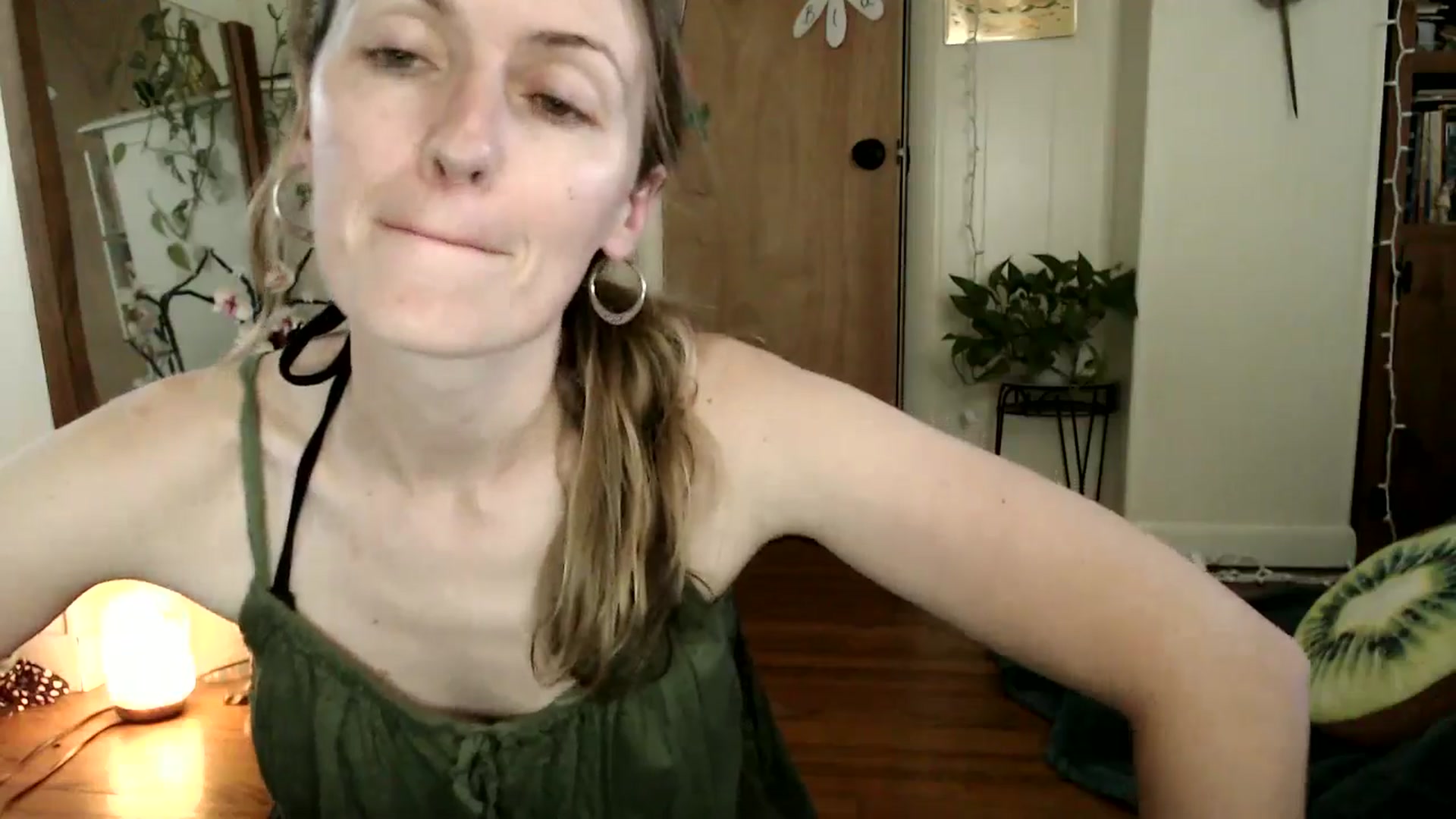 Gallery image thumbnail from WildflowerEm's myfreecams stream on, 06/05/2025, 19:15 image 4 of 20
