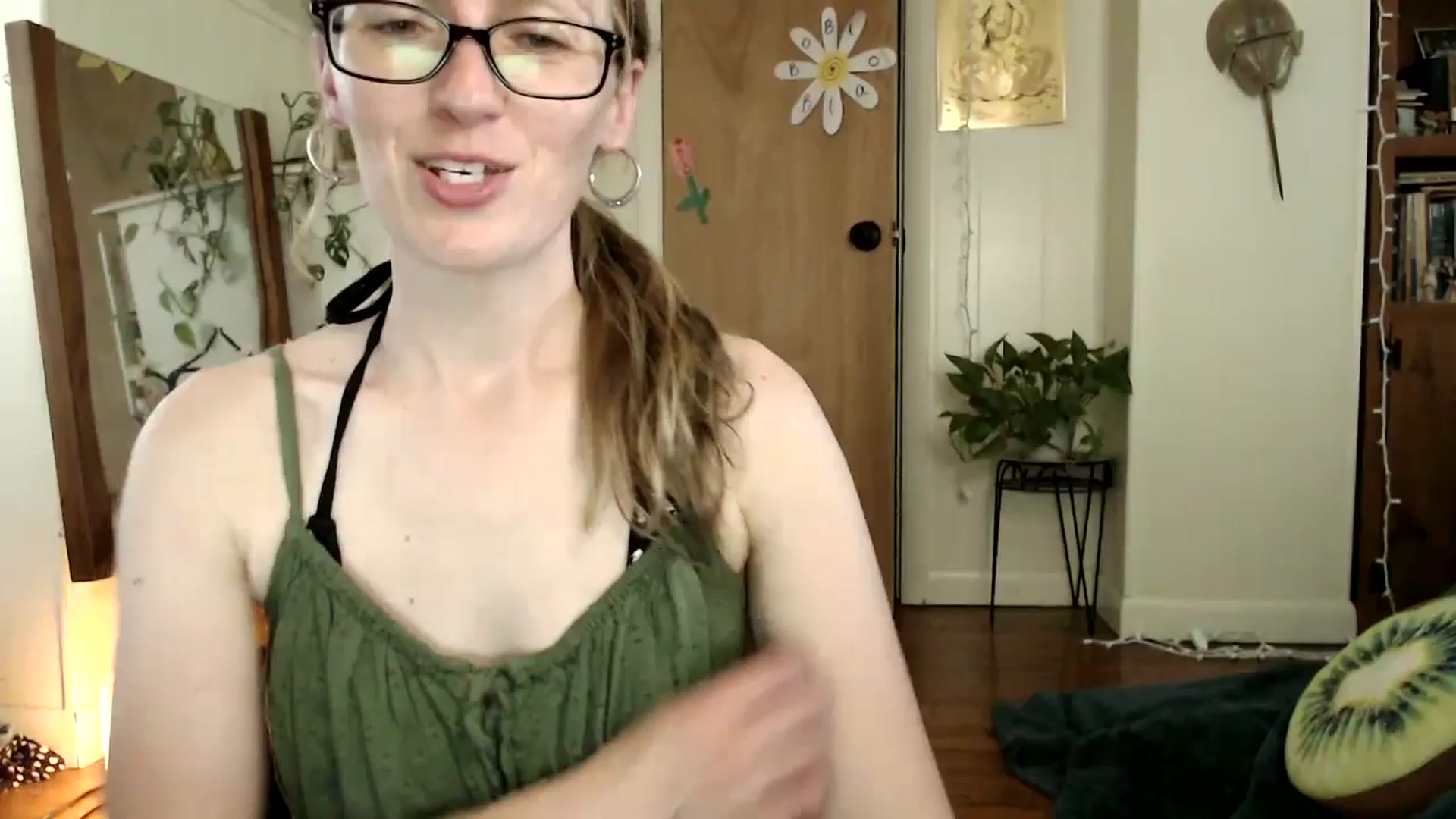 Gallery image thumbnail from WildflowerEm's myfreecams stream on, 06/05/2025, 19:15 image 1 of 20