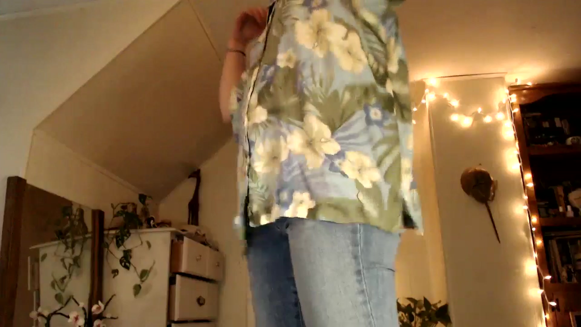 Gallery image thumbnail from WildflowerEm's myfreecams stream on, 06/10/2025, 19:25 image 16 of 20