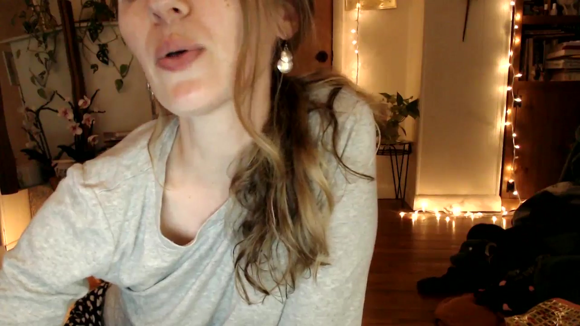 Gallery image thumbnail from WildflowerEm's myfreecams stream on, 06/15/2025, 23:56 image 15 of 20