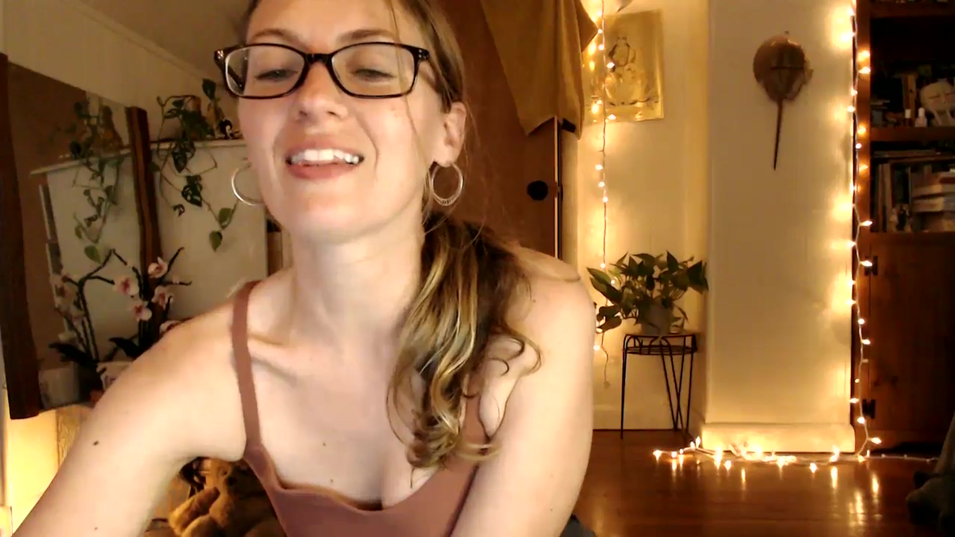 Gallery image thumbnail from WildflowerEm's myfreecams stream on, 06/27/2025, 24:06 image 5 of 20