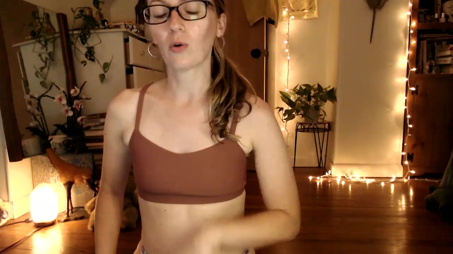 Gallery image thumbnail from WildflowerEm's myfreecams stream on, 06/27/2025, 24:06 image 8 of 20