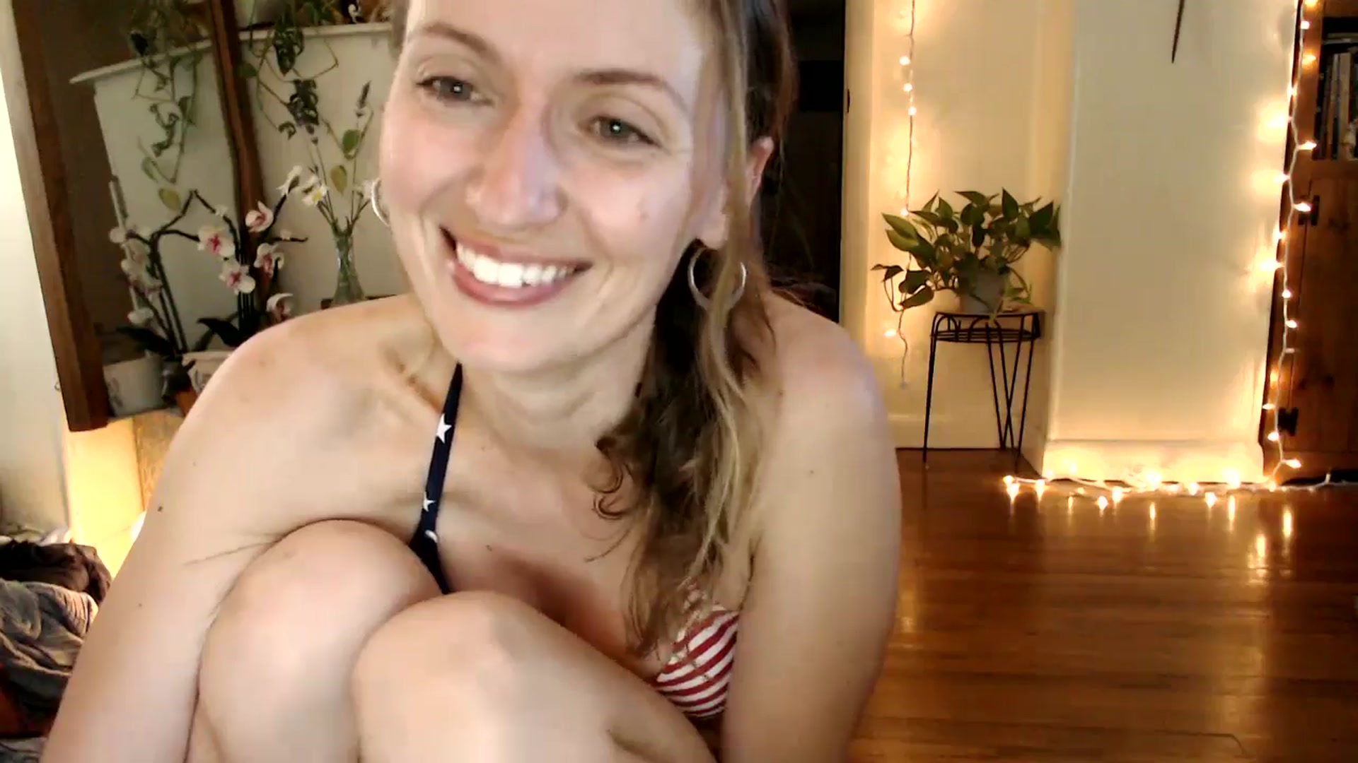 Gallery image thumbnail from WildflowerEm's myfreecams stream on, 07/06/2025, 23:15 image 10 of 20