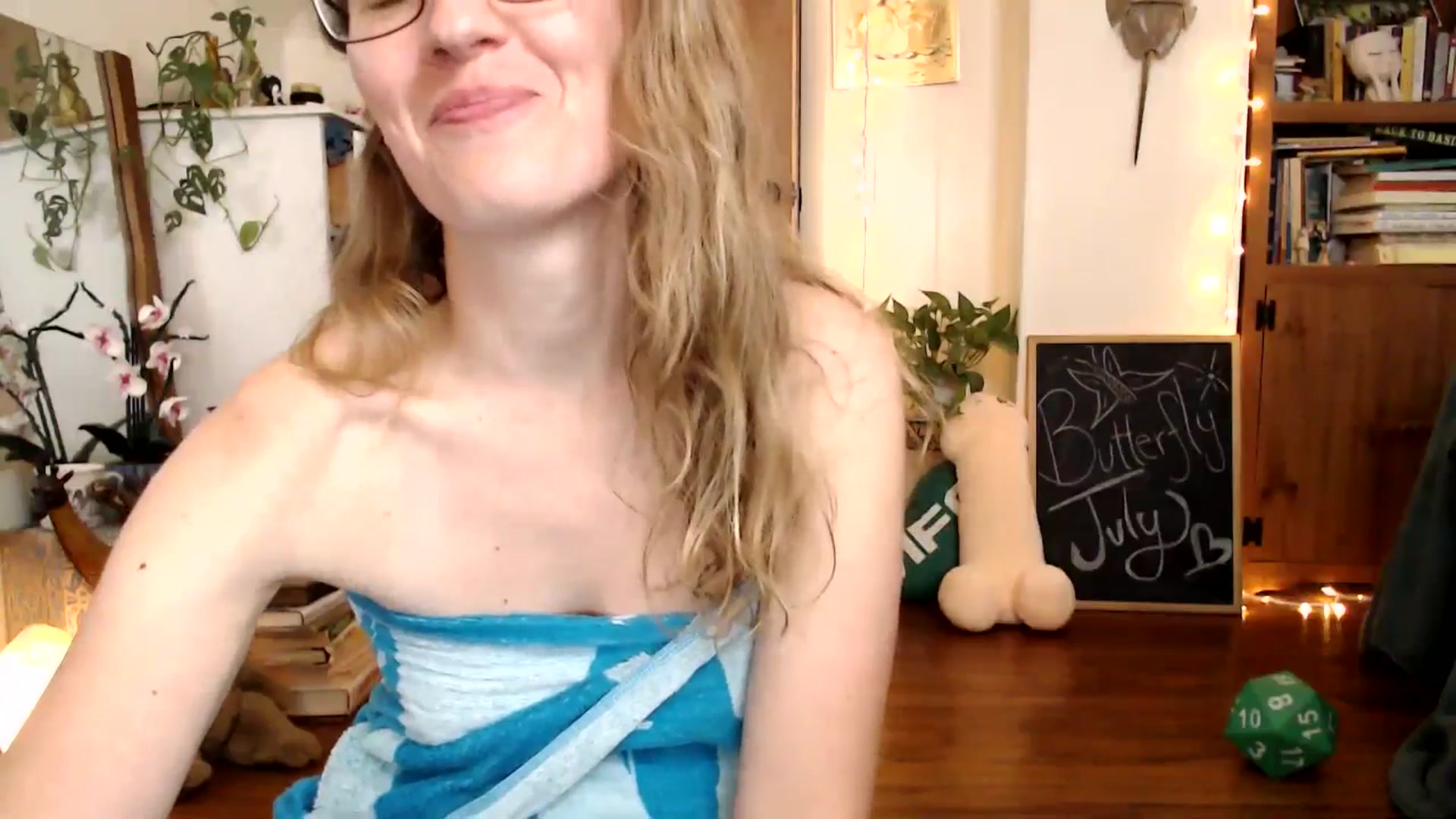 Gallery image thumbnail from WildflowerEm's myfreecams stream on, 07/23/2025, 18:16 image 11 of 20