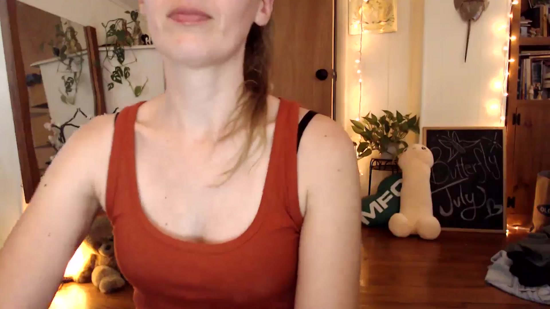 Gallery image thumbnail from WildflowerEm's myfreecams stream on, 07/25/2025, 18:17 image 7 of 20