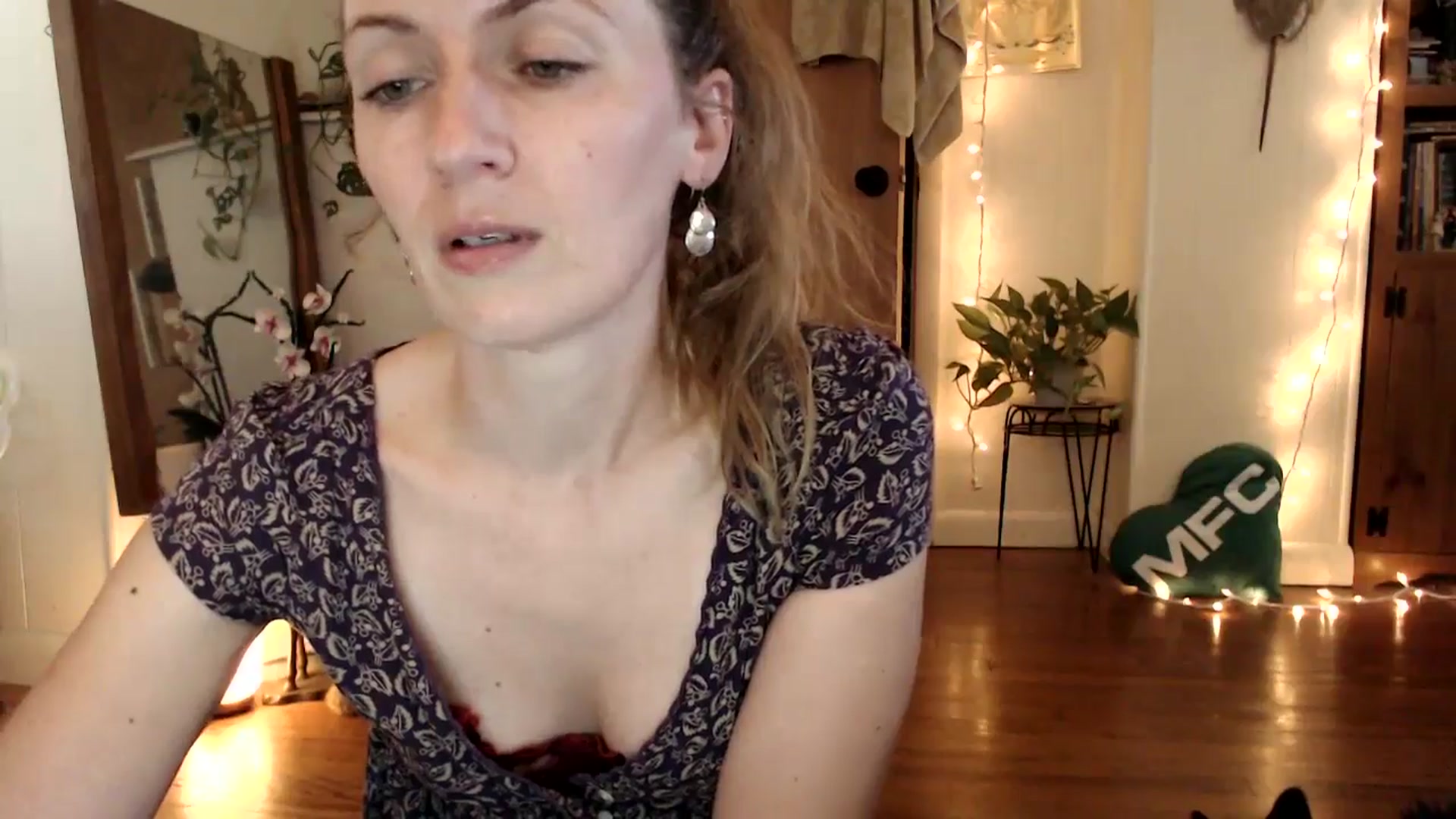 Gallery image thumbnail from WildflowerEm's myfreecams stream on, 08/03/2025, 22:11 image 3 of 20