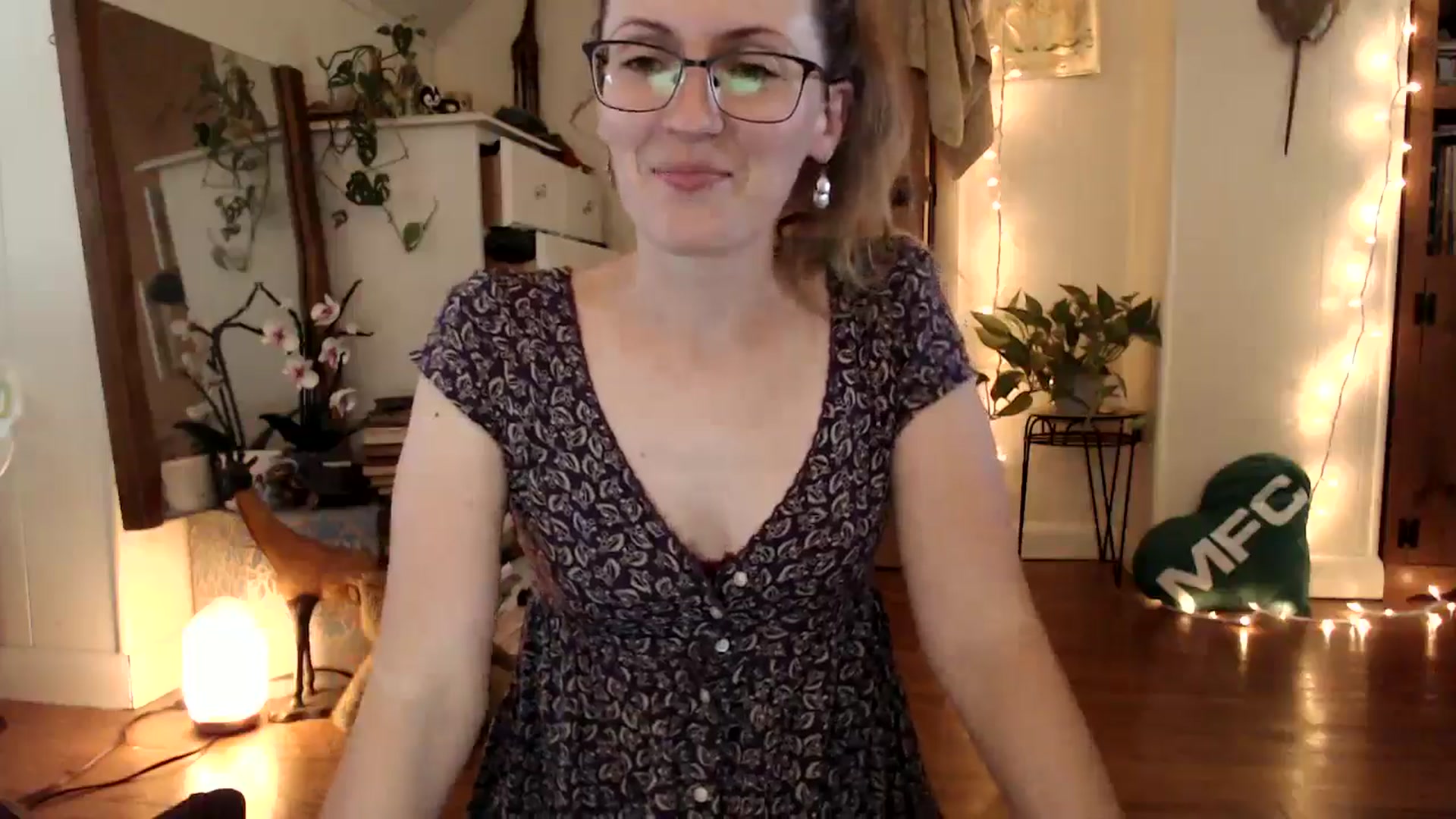 Gallery image thumbnail from WildflowerEm's myfreecams stream on, 08/03/2025, 22:11 image 5 of 20