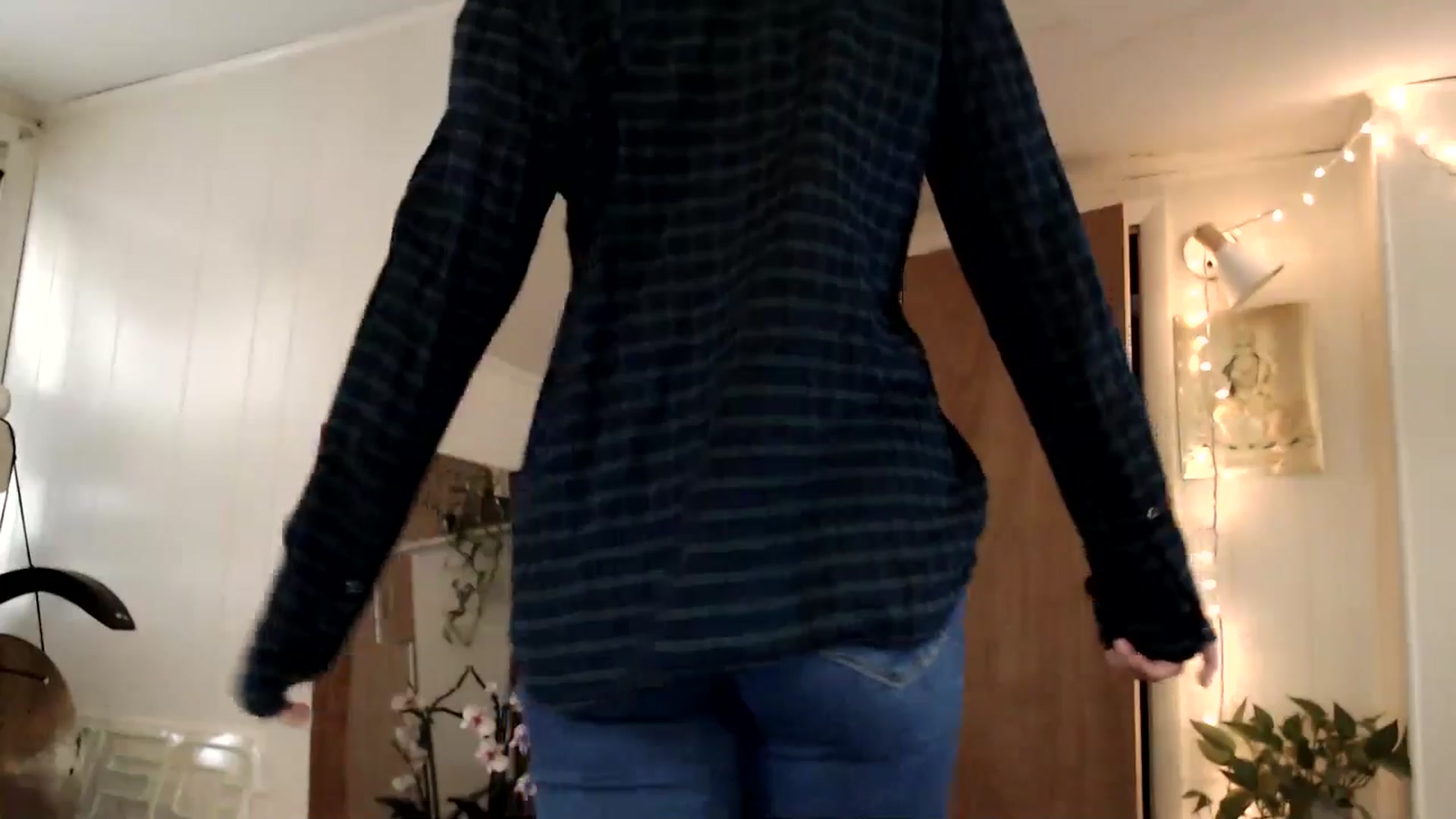 Gallery image thumbnail from WildflowerEm's myfreecams stream on, 08/06/2025, 18:25 image 10 of 20