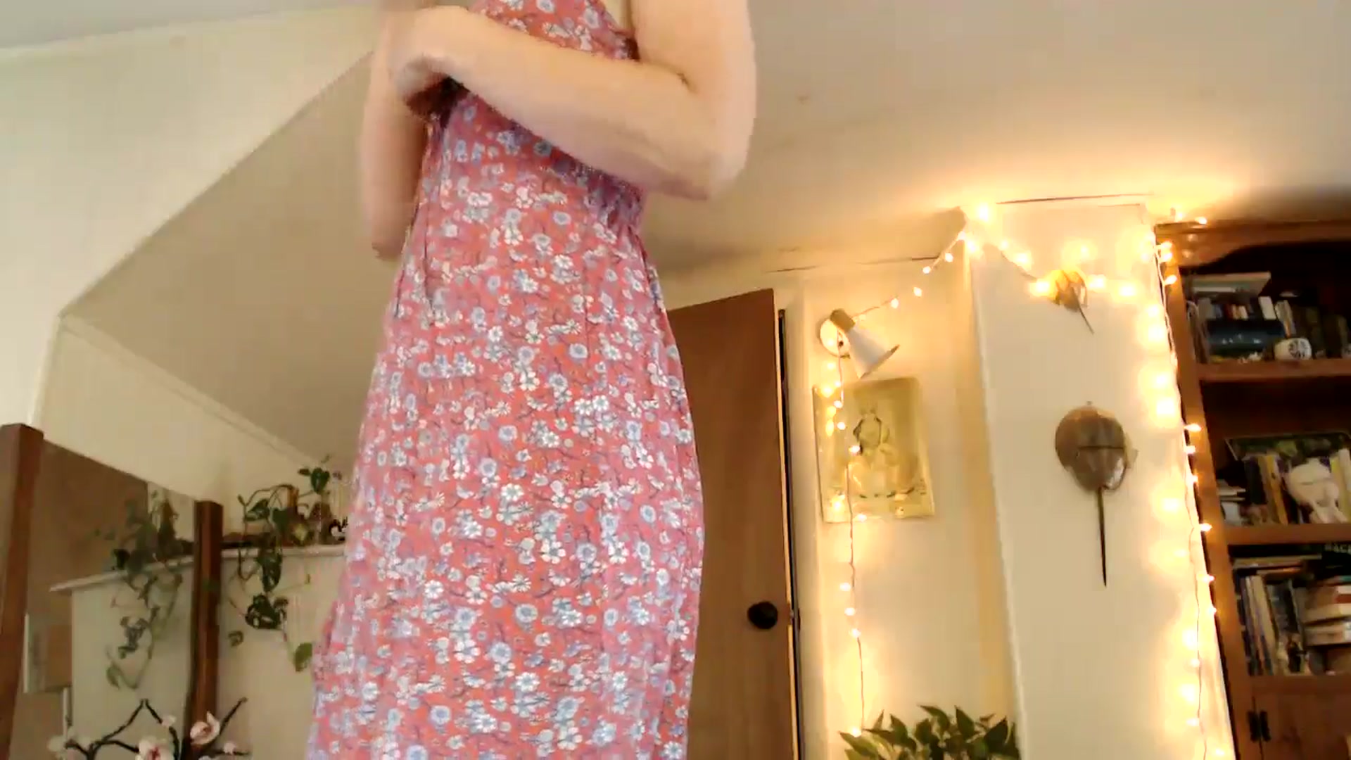 Gallery image thumbnail from WildflowerEm's myfreecams stream on, 08/06/2025, 18:25 image 14 of 20