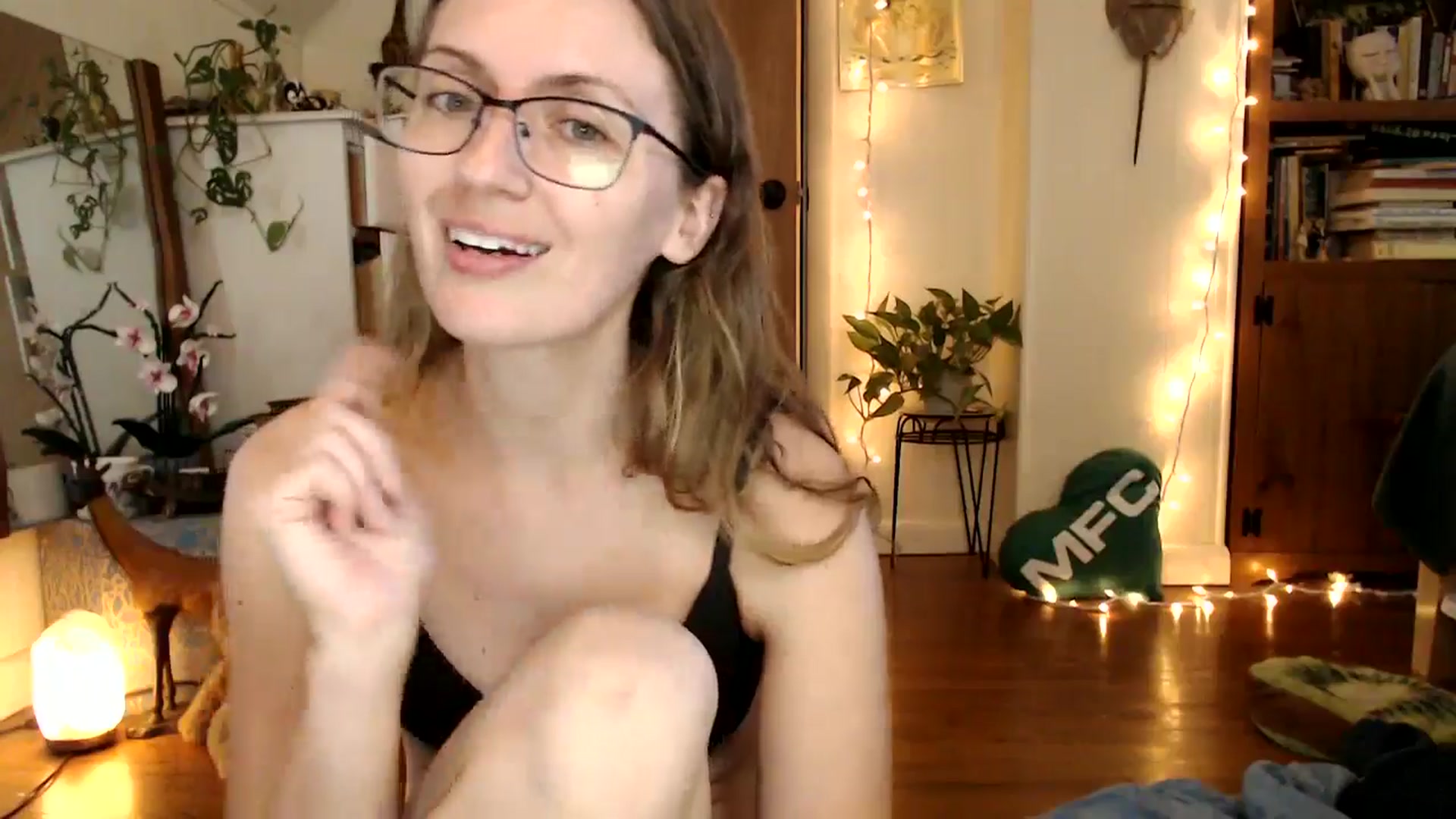 Gallery image thumbnail from WildflowerEm's myfreecams stream on, 08/08/2025, 18:04 image 10 of 20