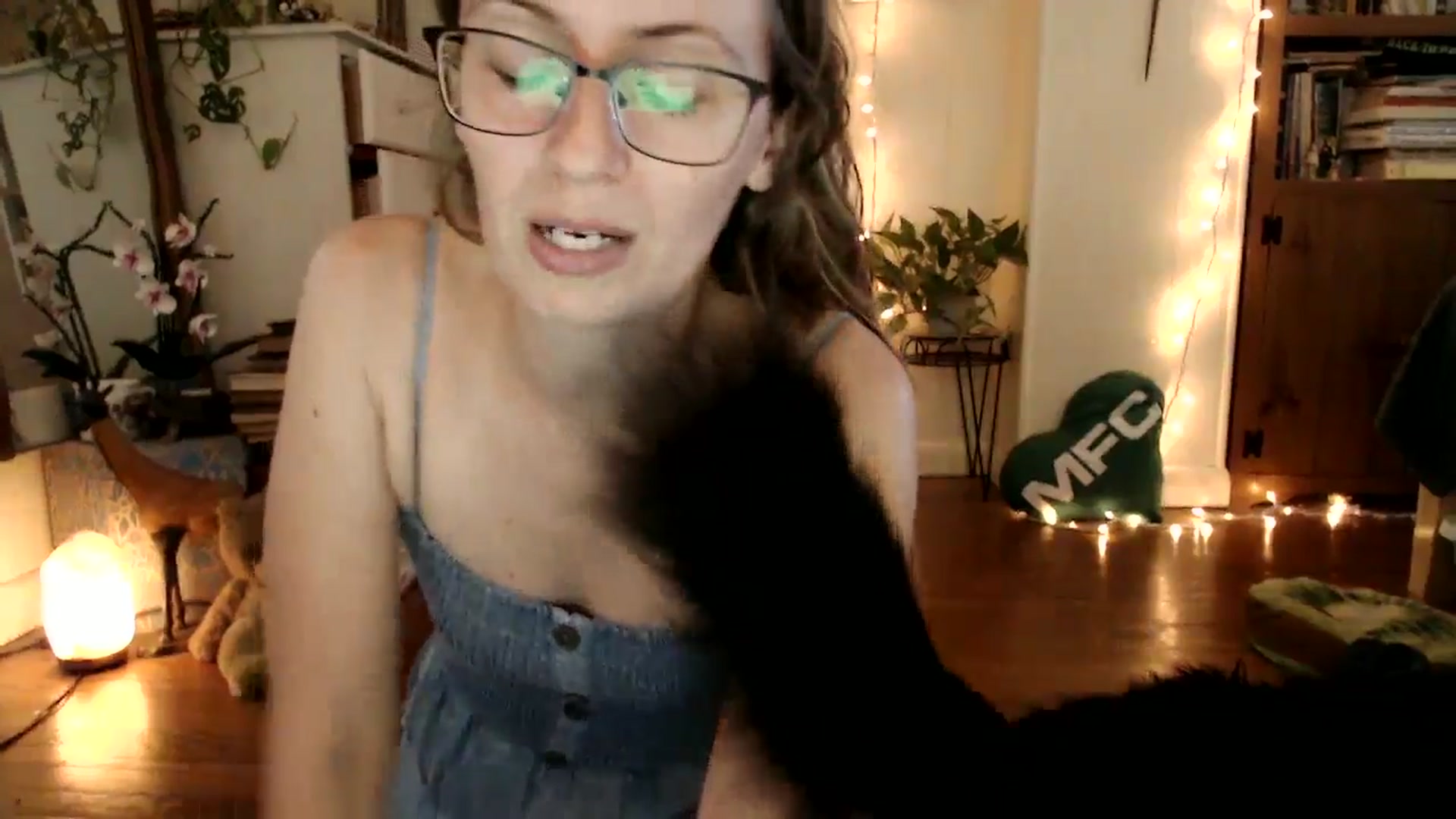 Gallery image thumbnail from WildflowerEm's myfreecams stream on, 08/08/2025, 18:04 image 8 of 20