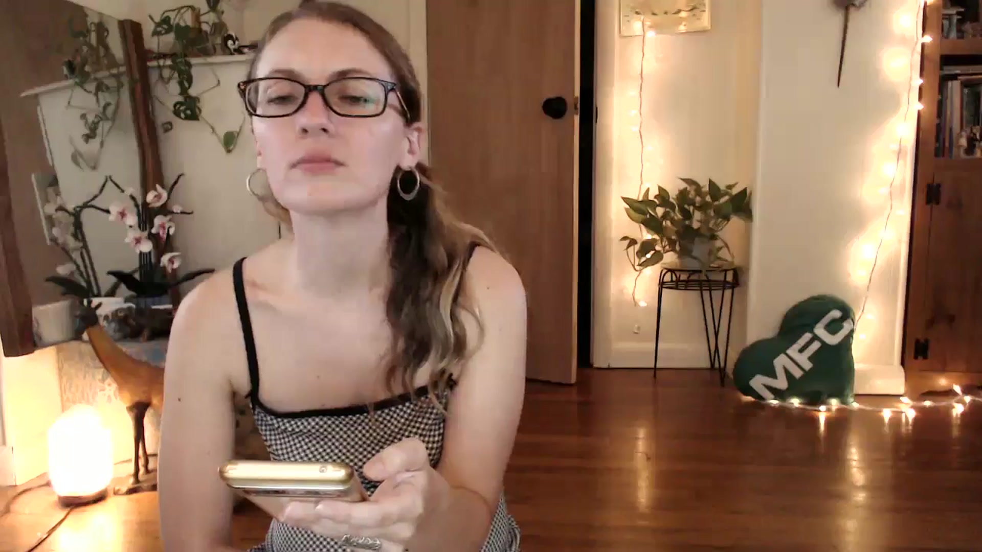 Gallery image thumbnail from WildflowerEm's myfreecams stream on, 08/17/2025, 22:02 image 6 of 20